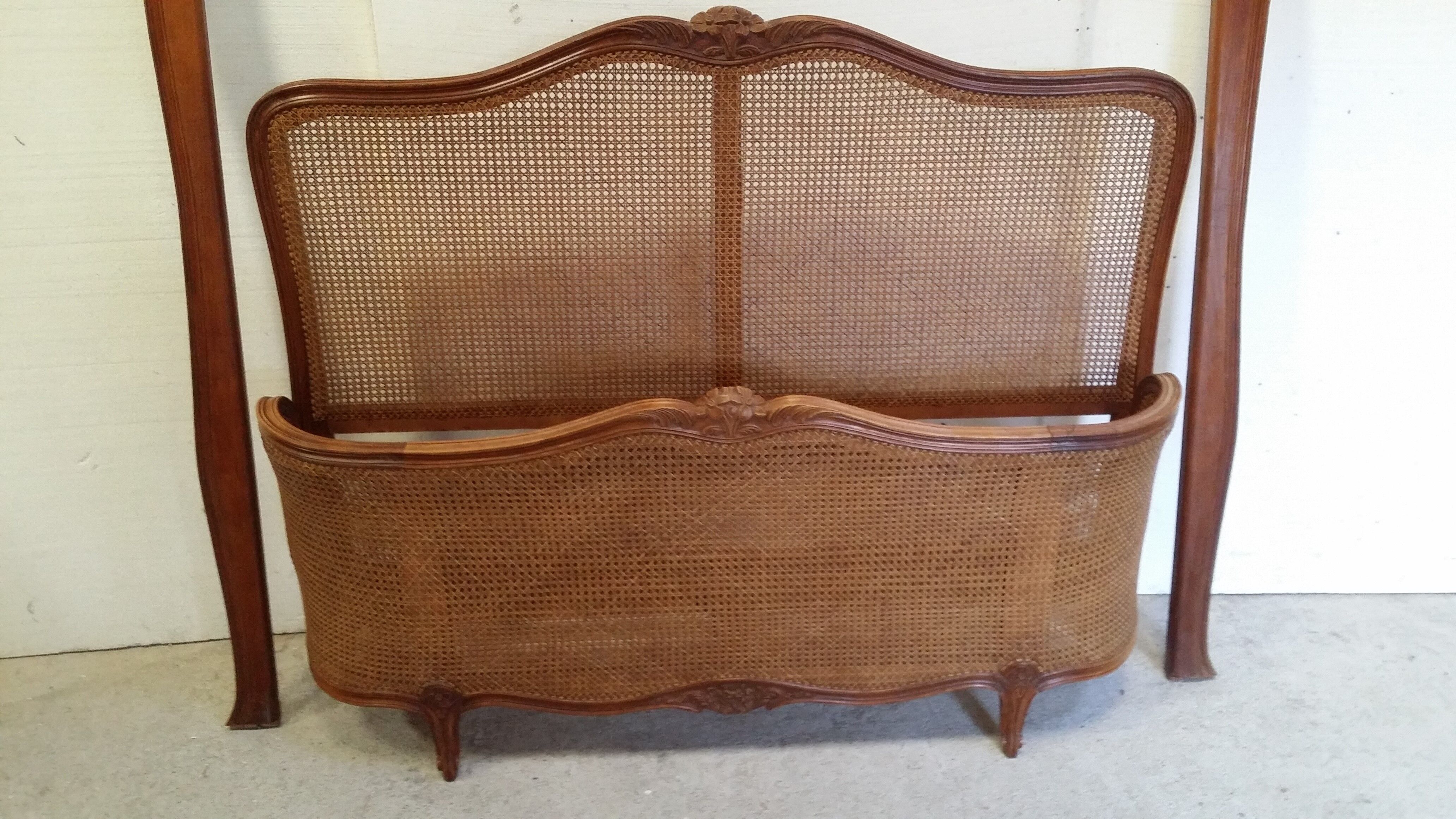 Wooden bed with canna bottom