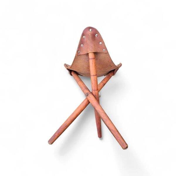 2 chaises de camping en cuir vintage à motif assorti avec trépied