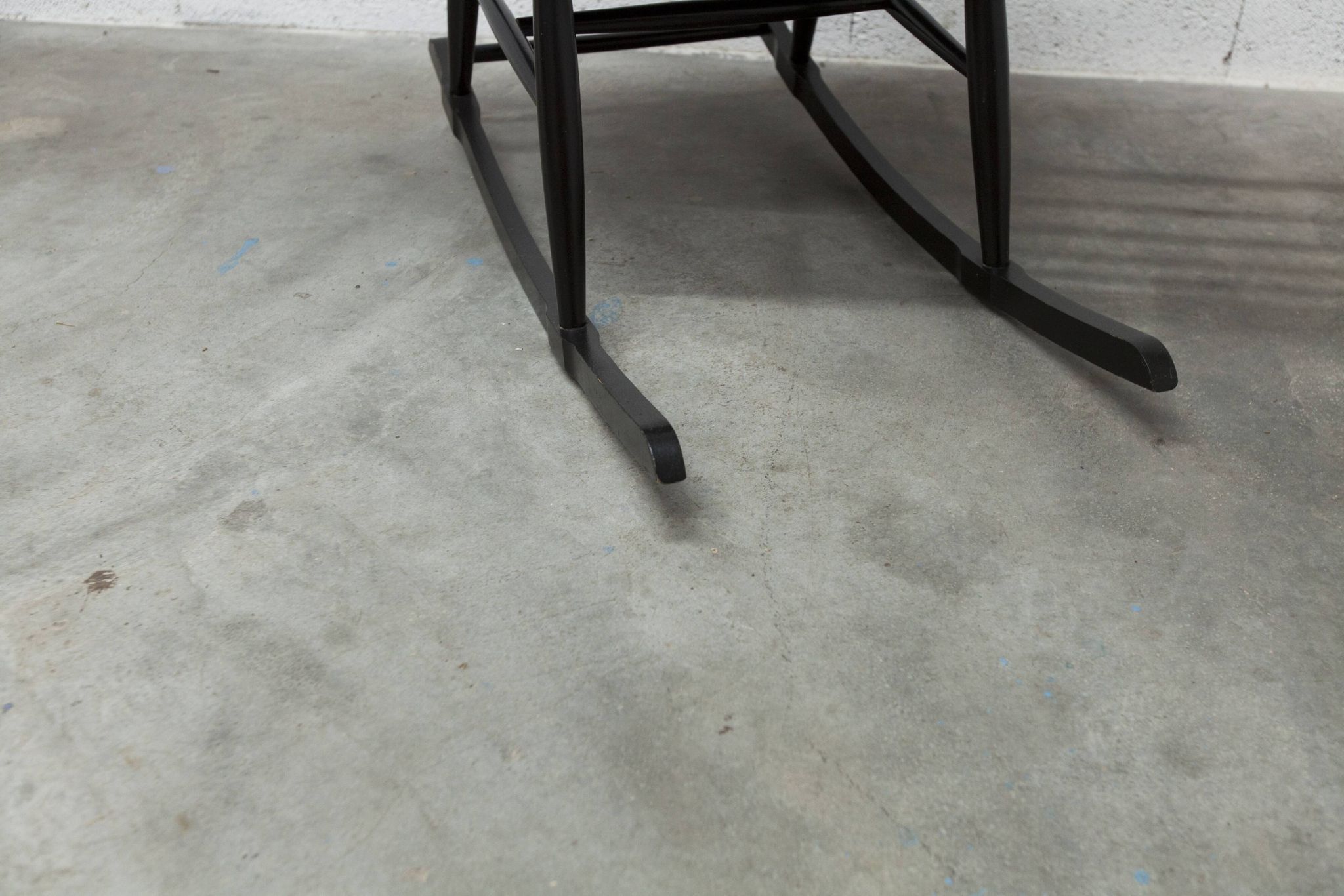 Scandinavian style rocking chair Tapiovaara 1960 in very good condition.