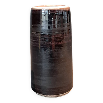 Petit vase en céramique noire émaillée  monogrammé de Willy Steinlin , Switzerland 1960.