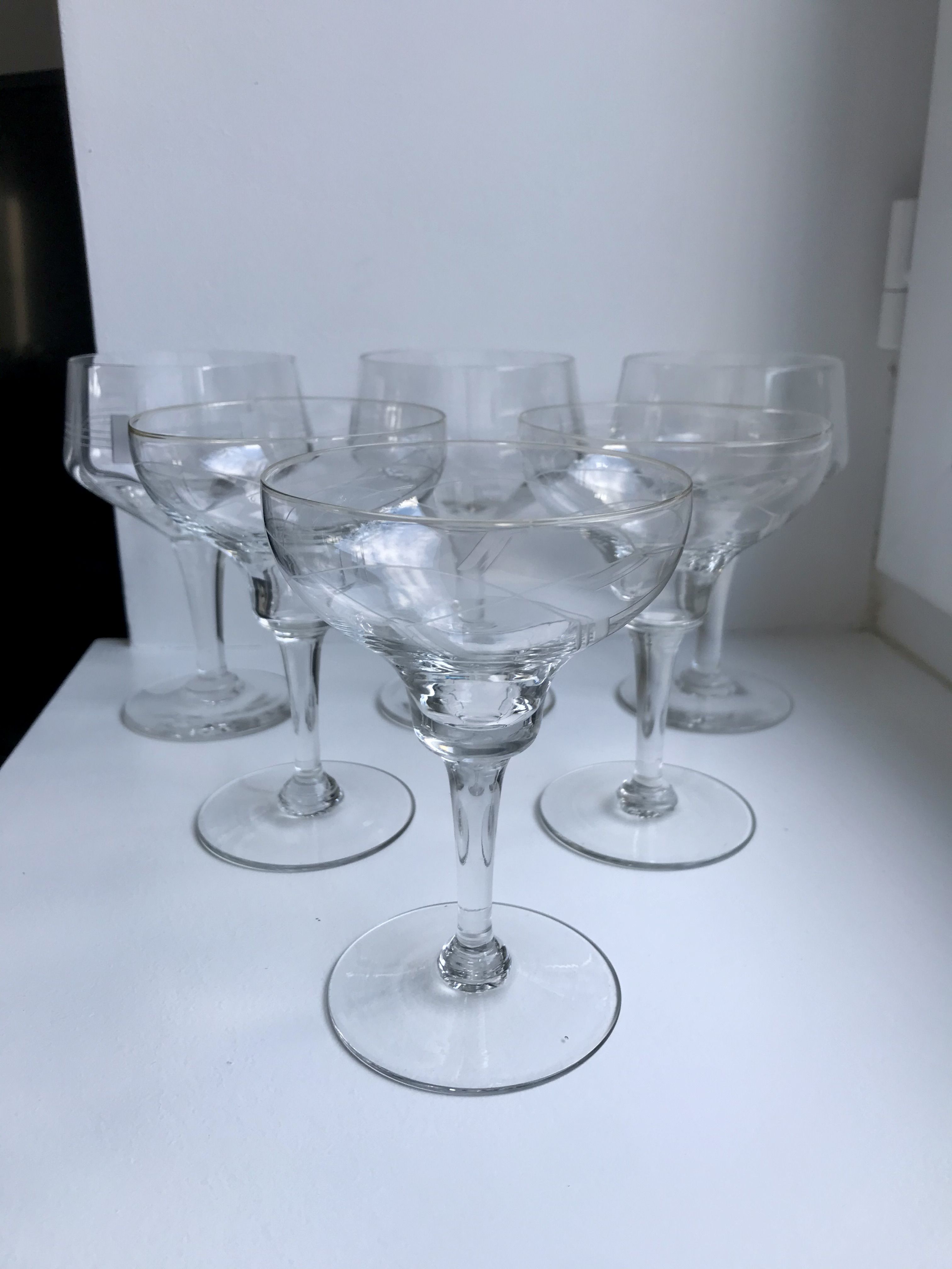 Set of 6 champagne glasses in crystal engraved Art Deco 30s