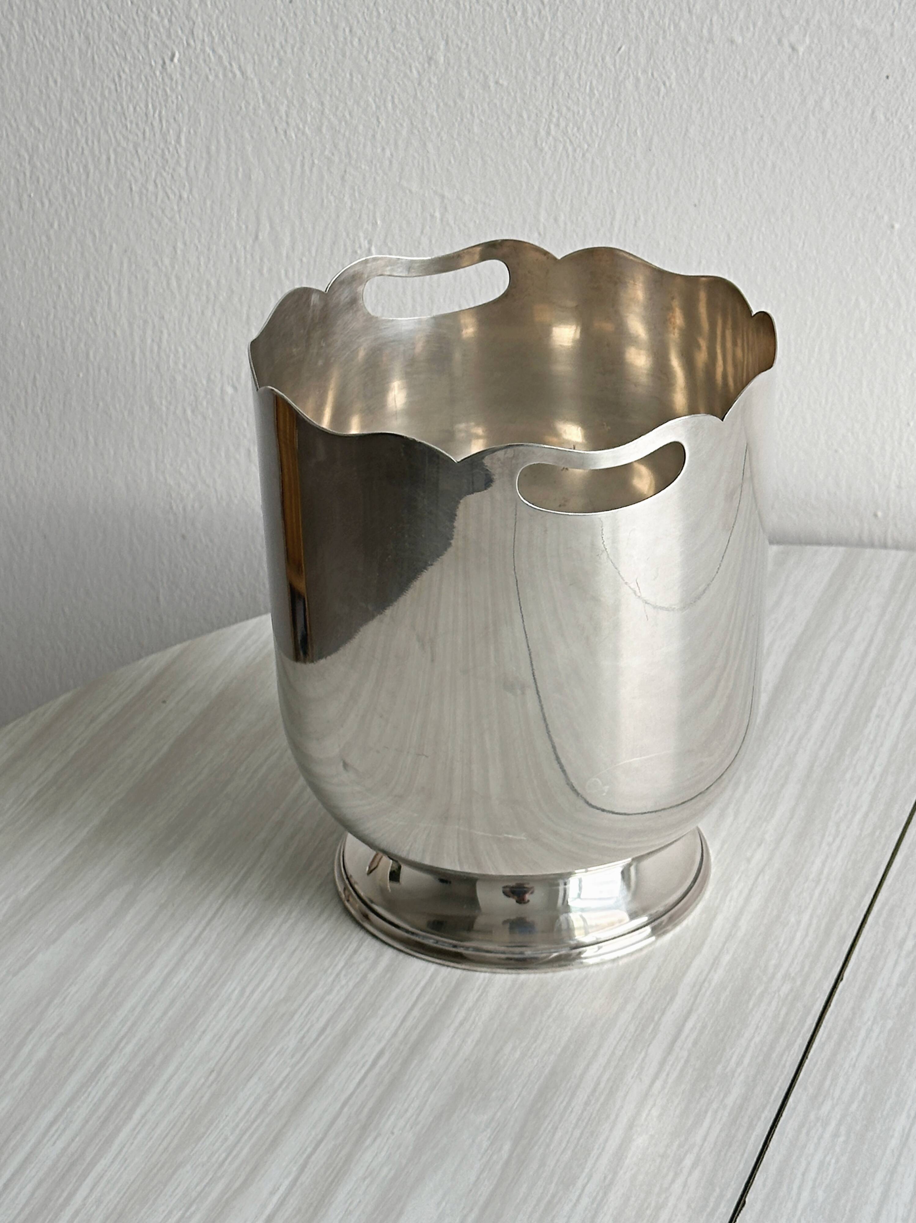Silver-plated metal bucket, scalloped edge