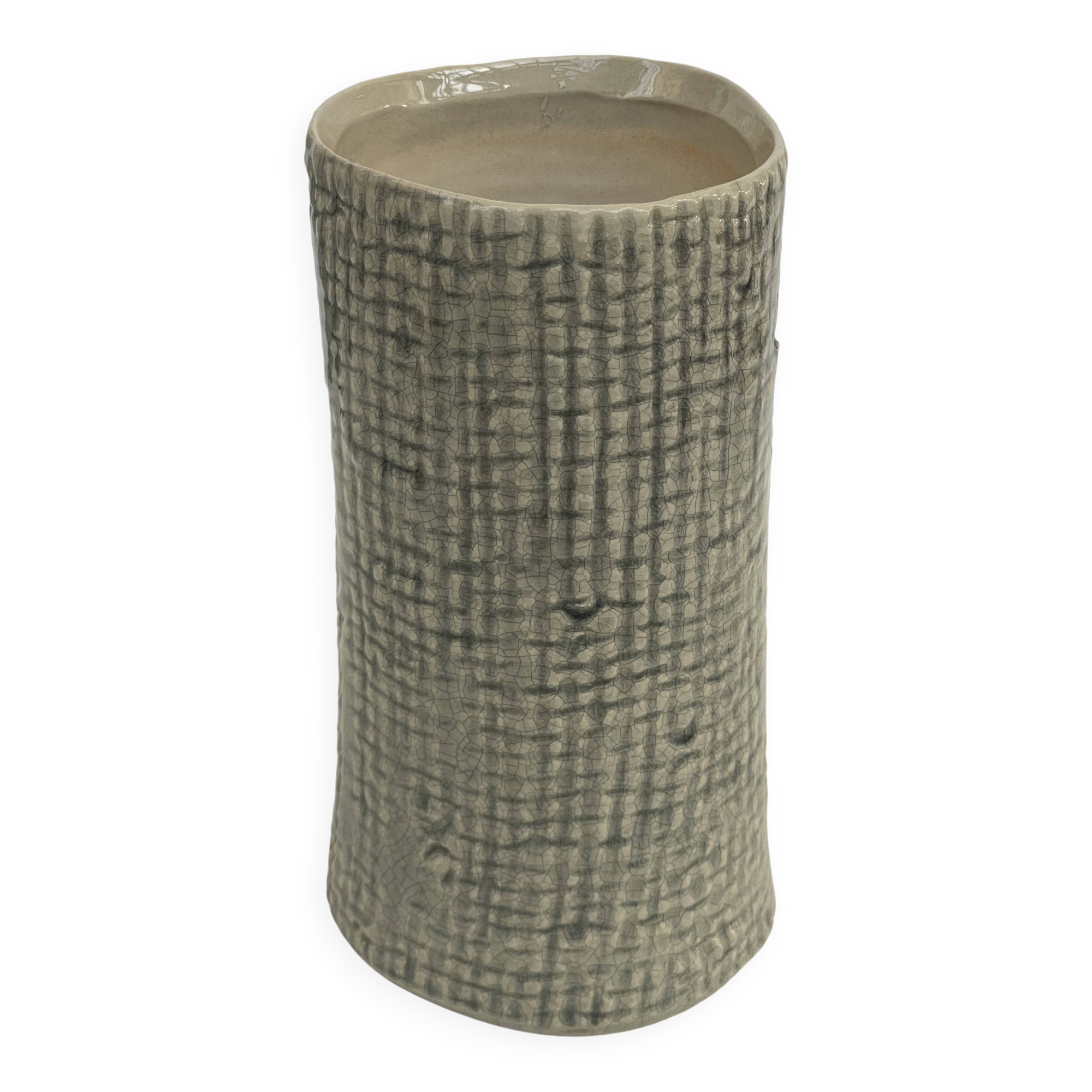 Textured artisanal vase – wabi-sabi / japandi ceramic