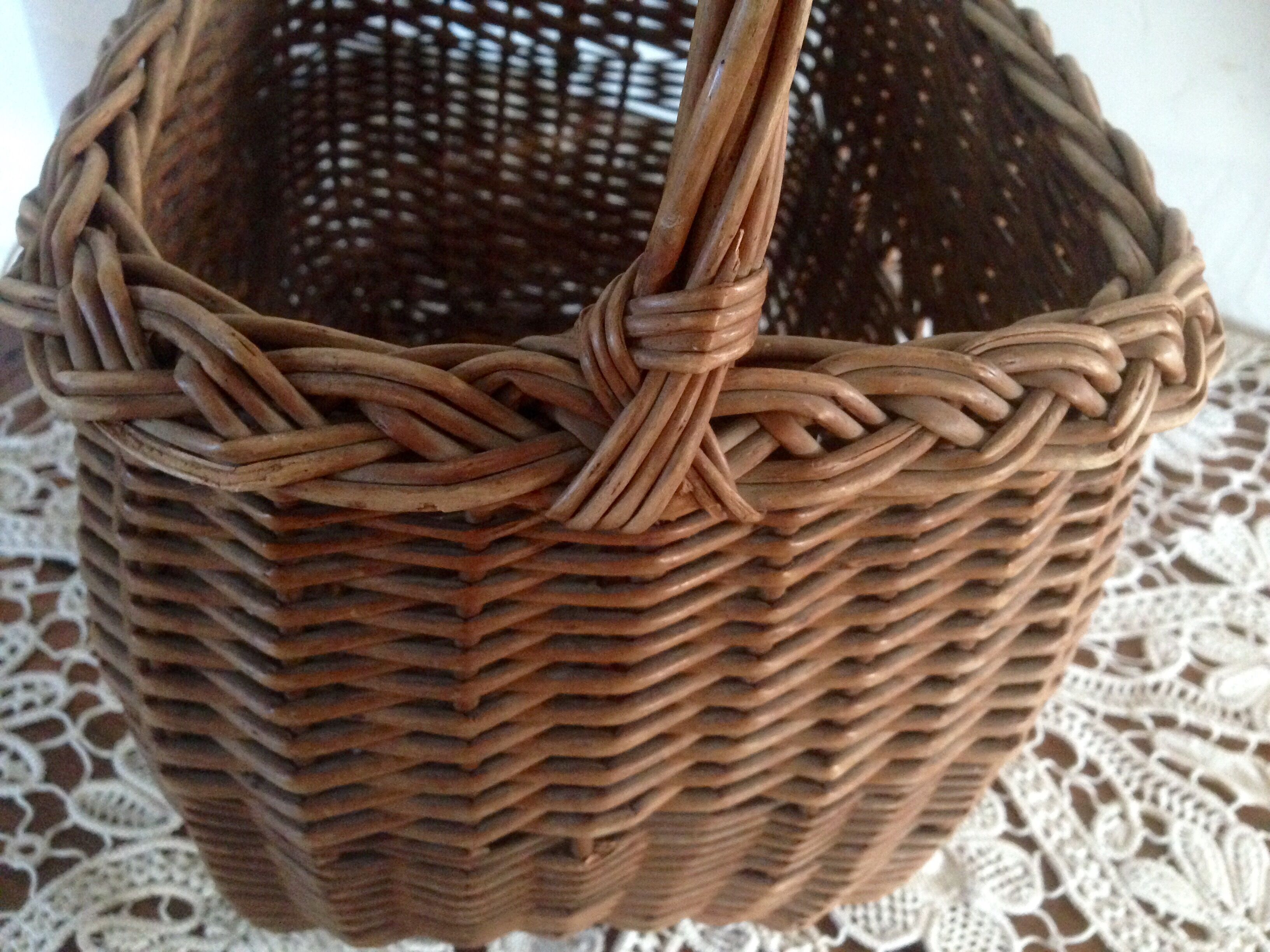 Panier en osier ancien