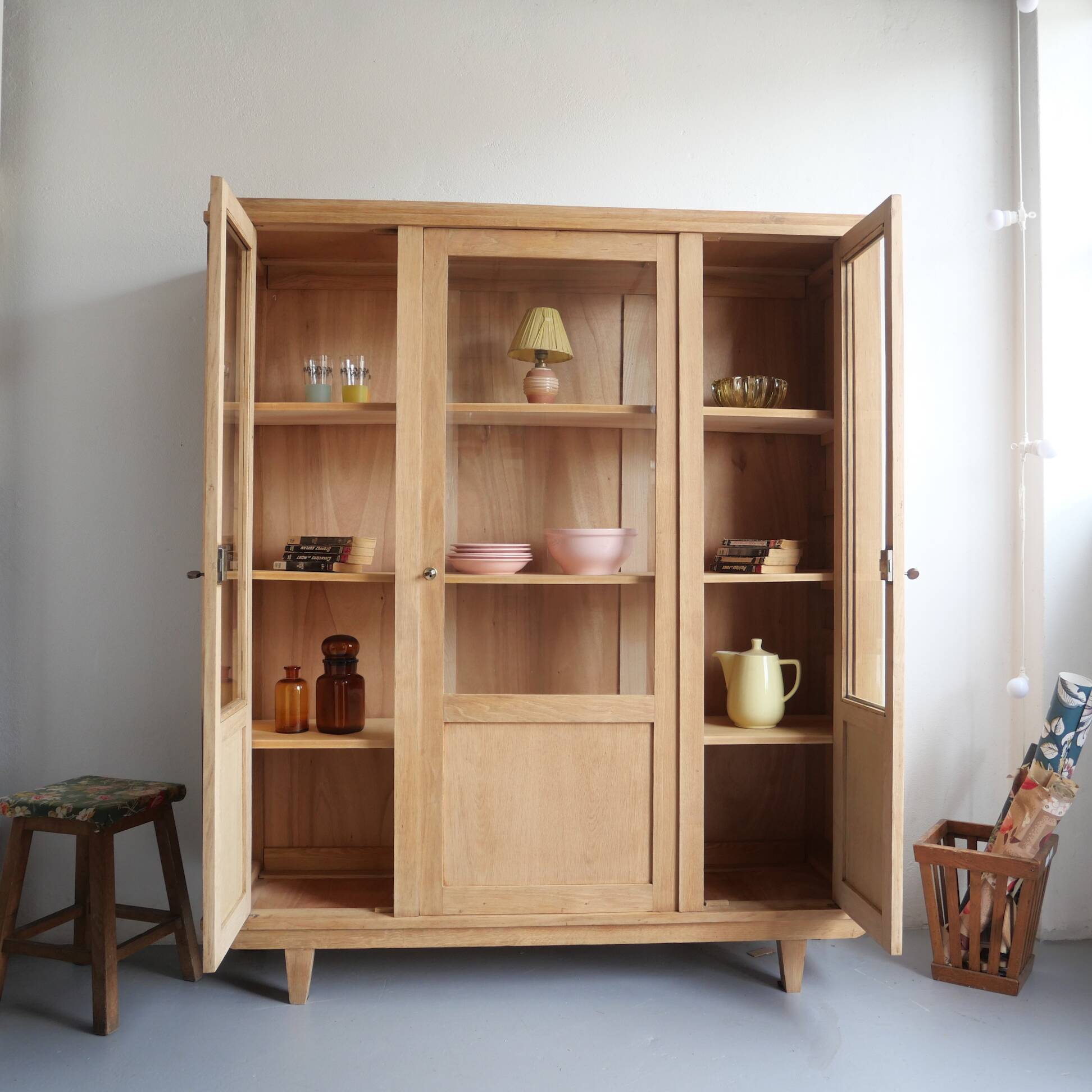 Glass-fronted dresser