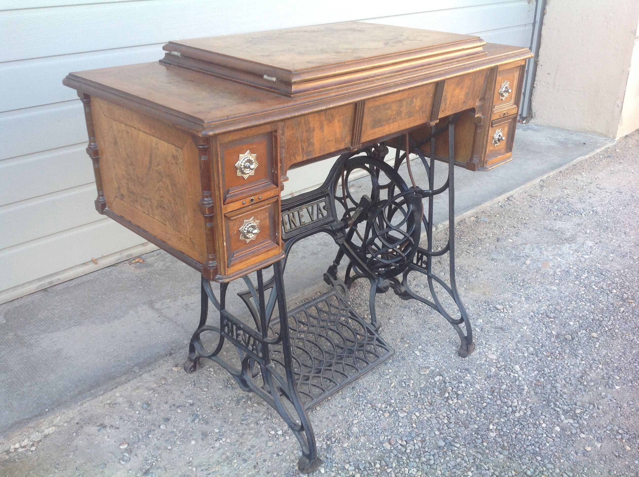 Old neva sewing 1900