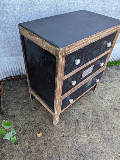 Art deco chest of drawers