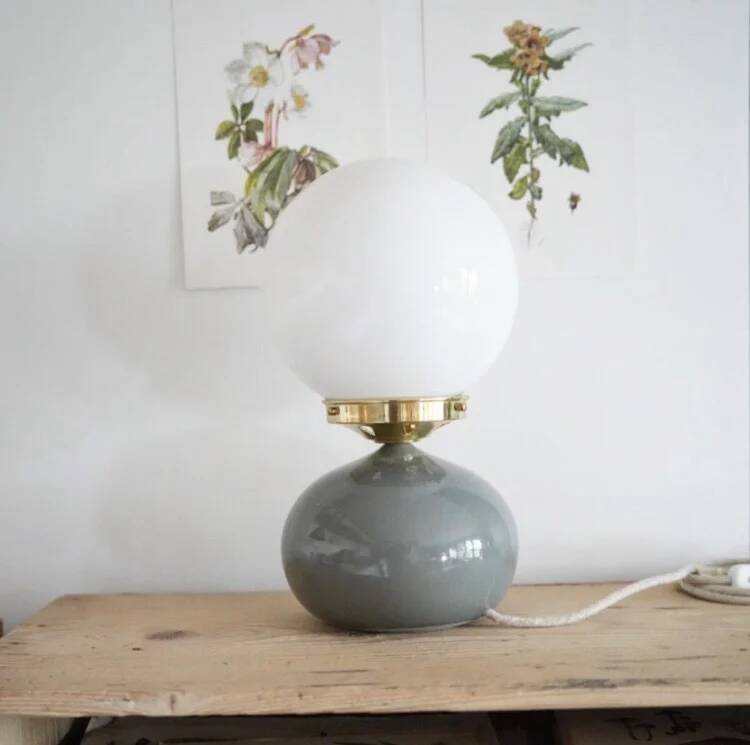 Grey ceramic lamp & opaline
