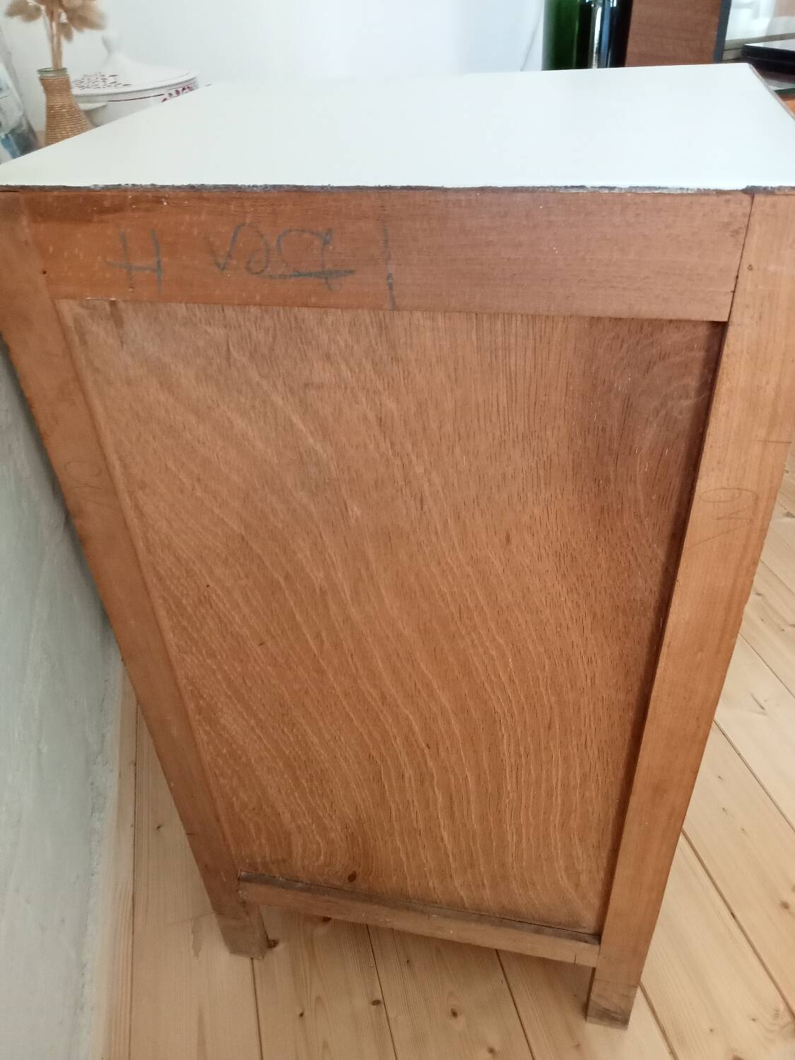 Art Deco chest of drawers