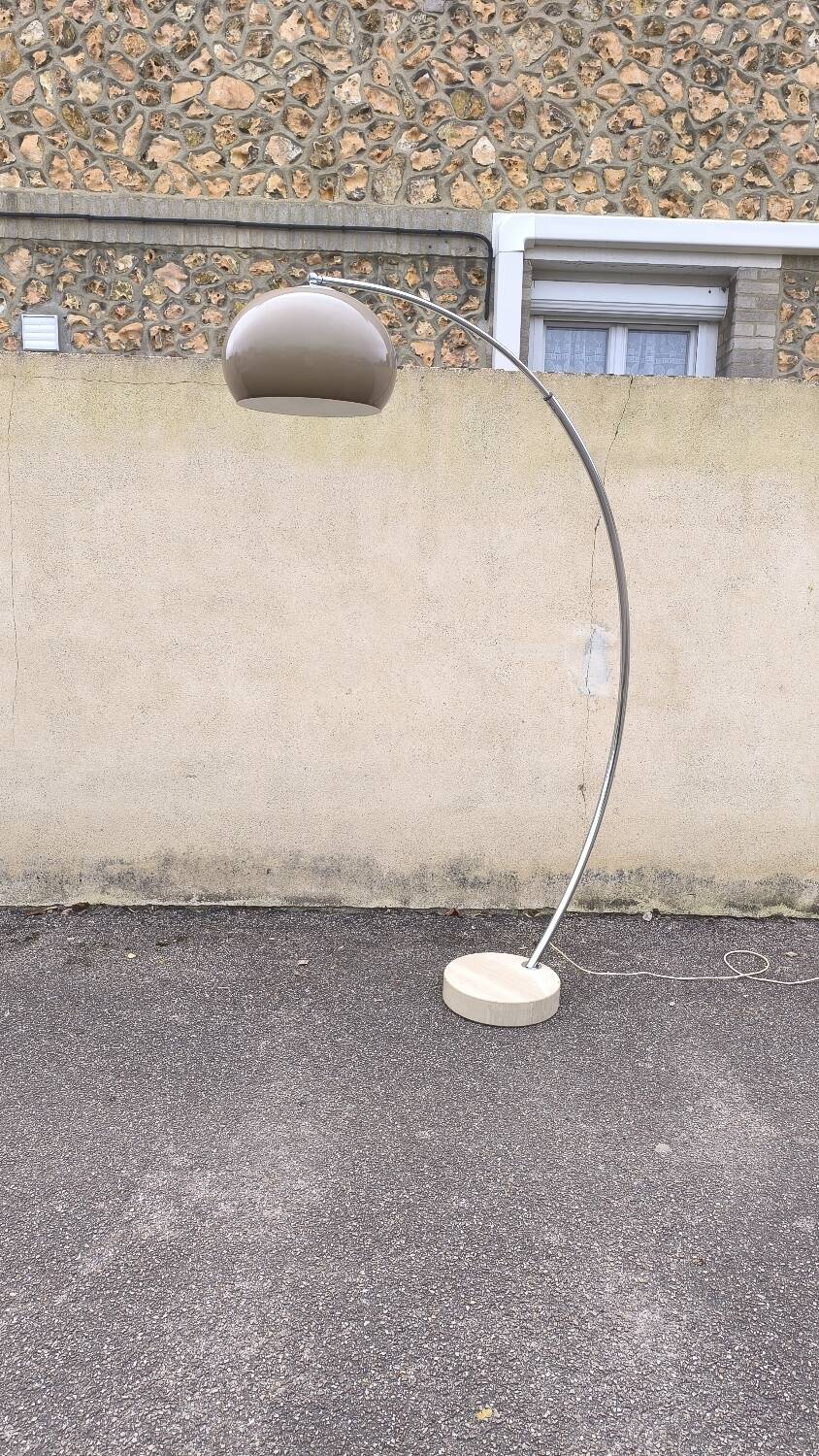 Arc floor lamp by Harvey Guzzini 70s