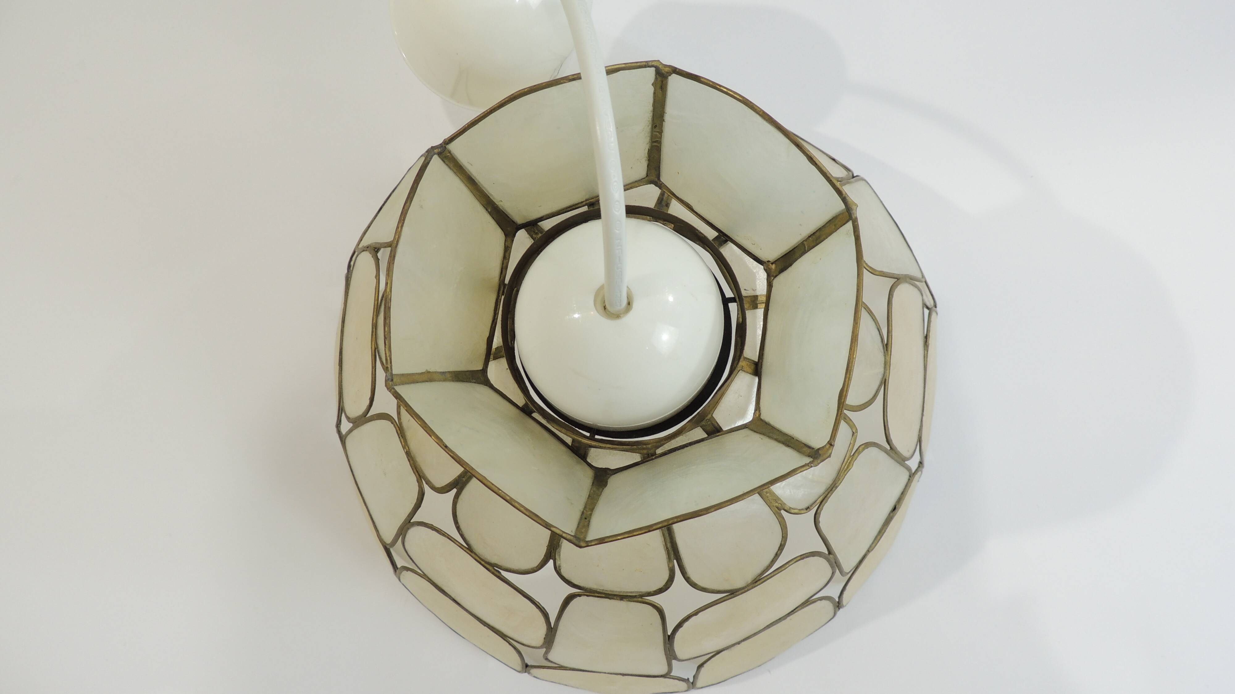 Vintage mother-of-pearl pendant light – Geometric style, 70s
