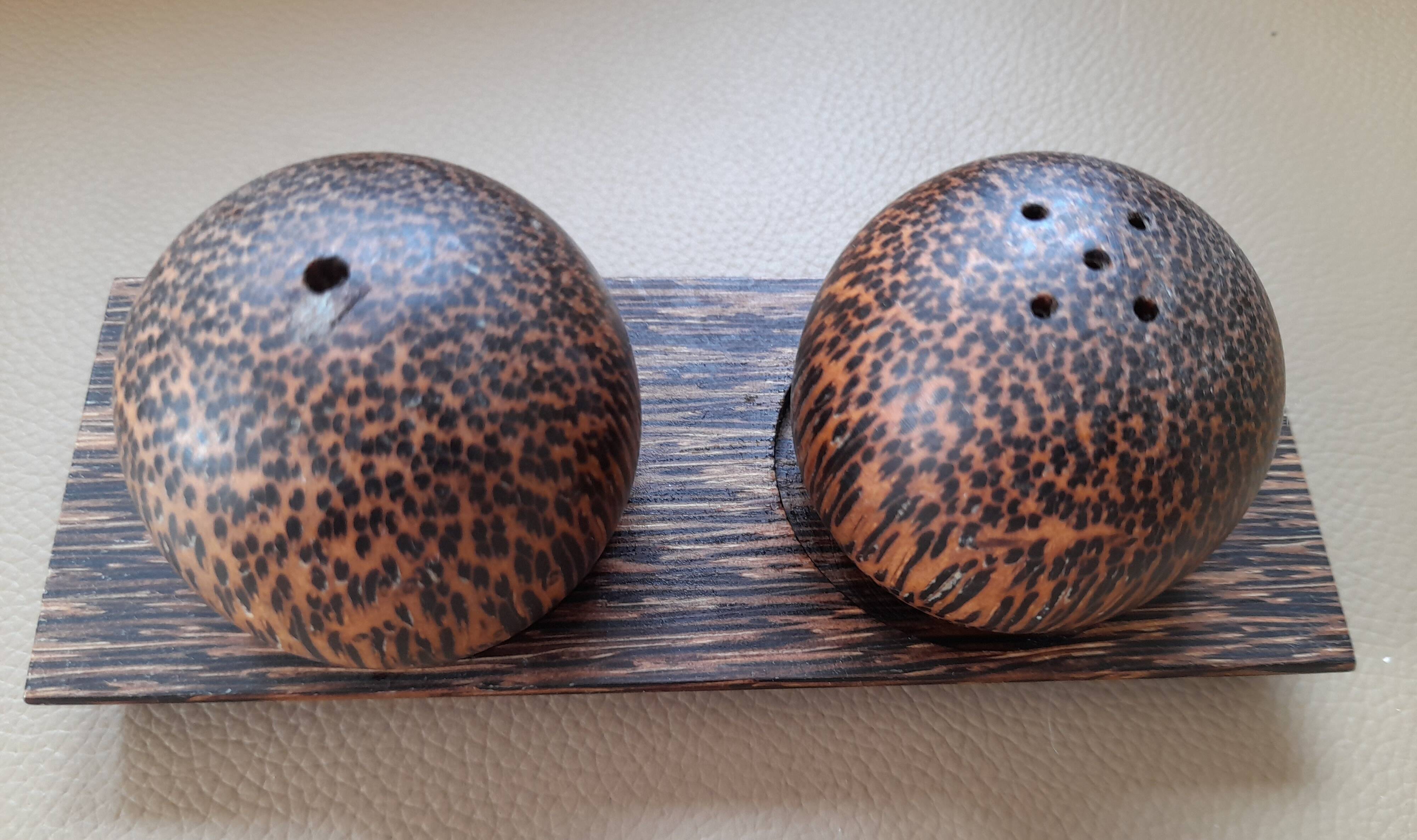 Coconut Wood Salt Pepper Shaker with Stand
