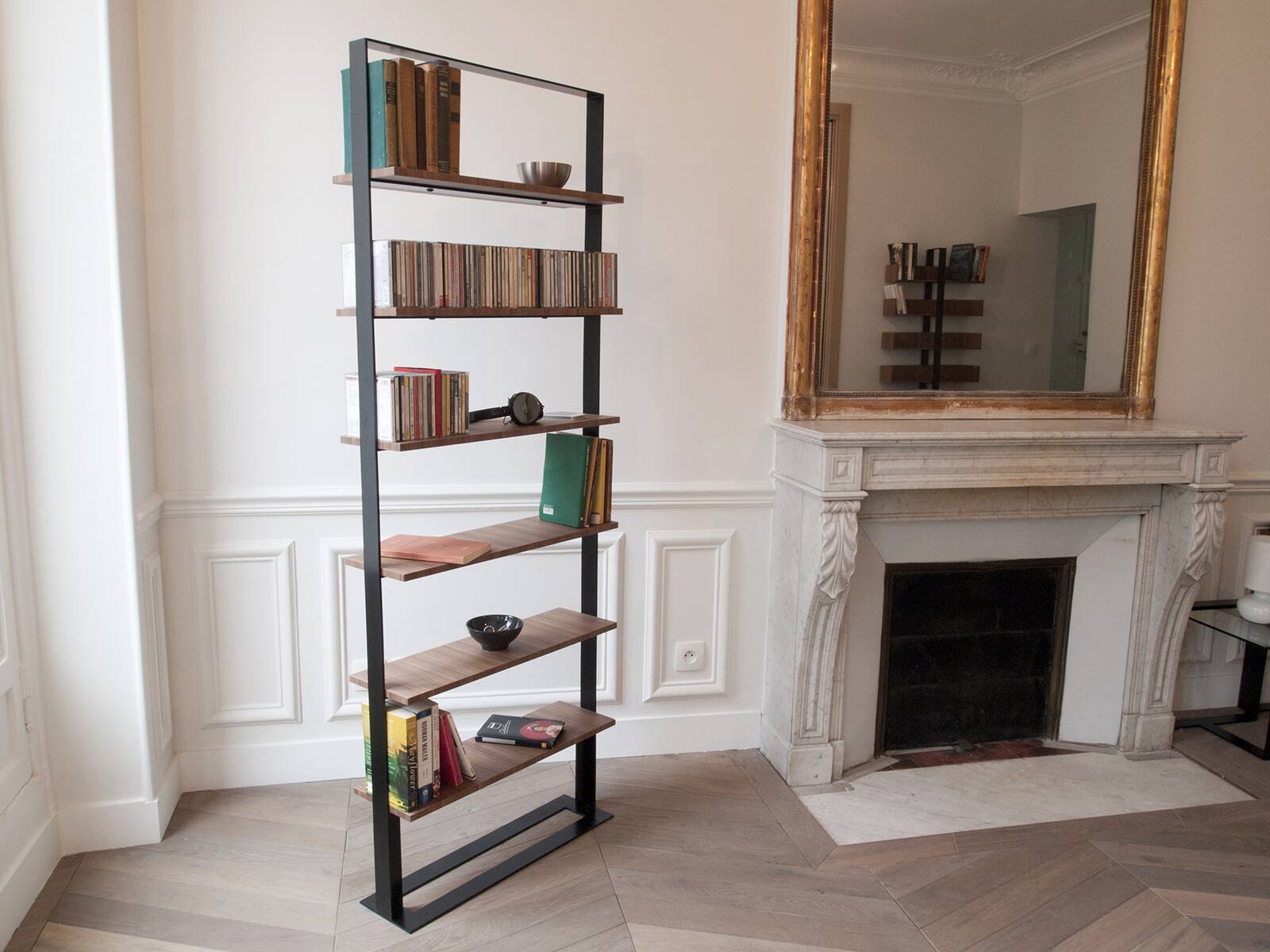 Severin Shelf 2
