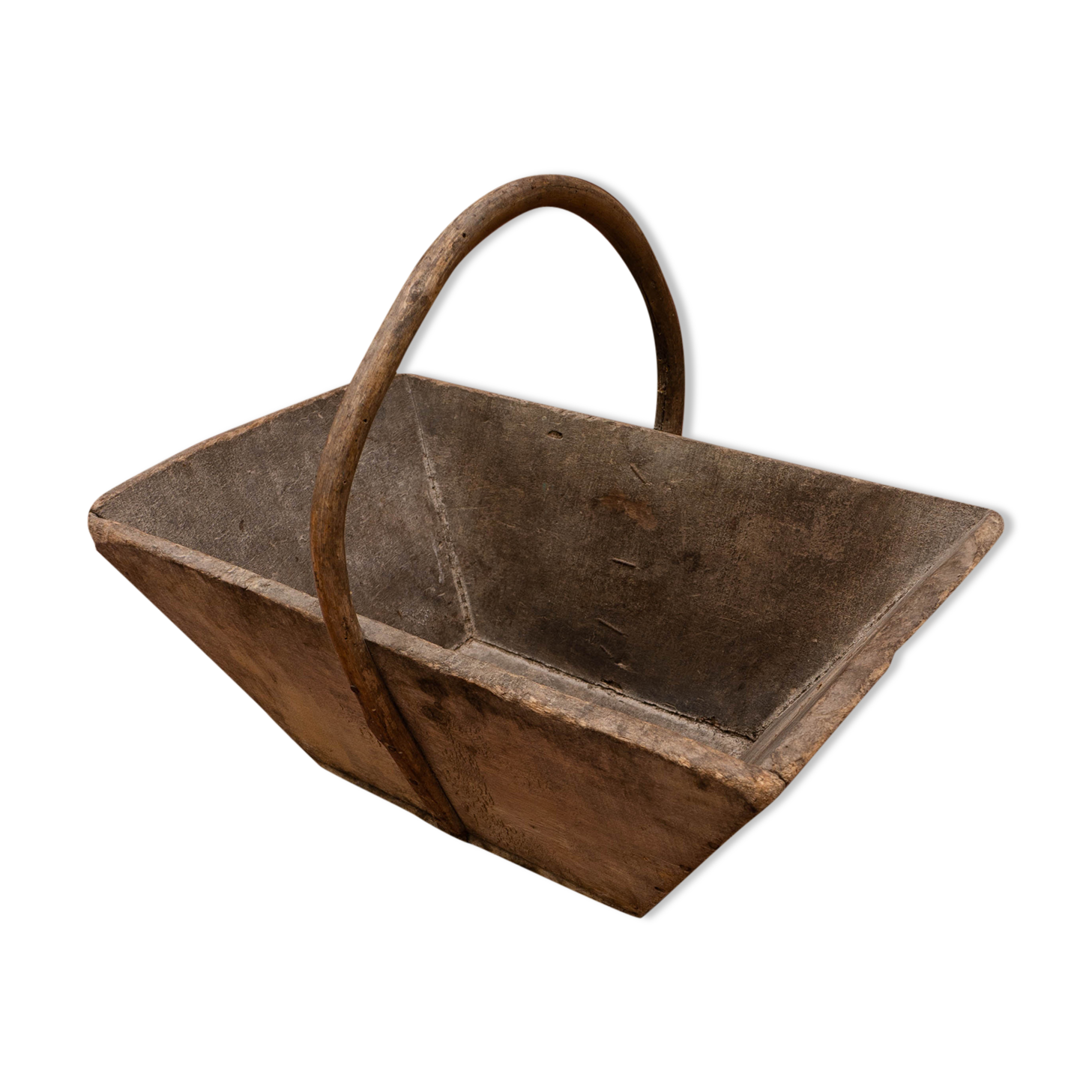 Raw wooden basket for harvest