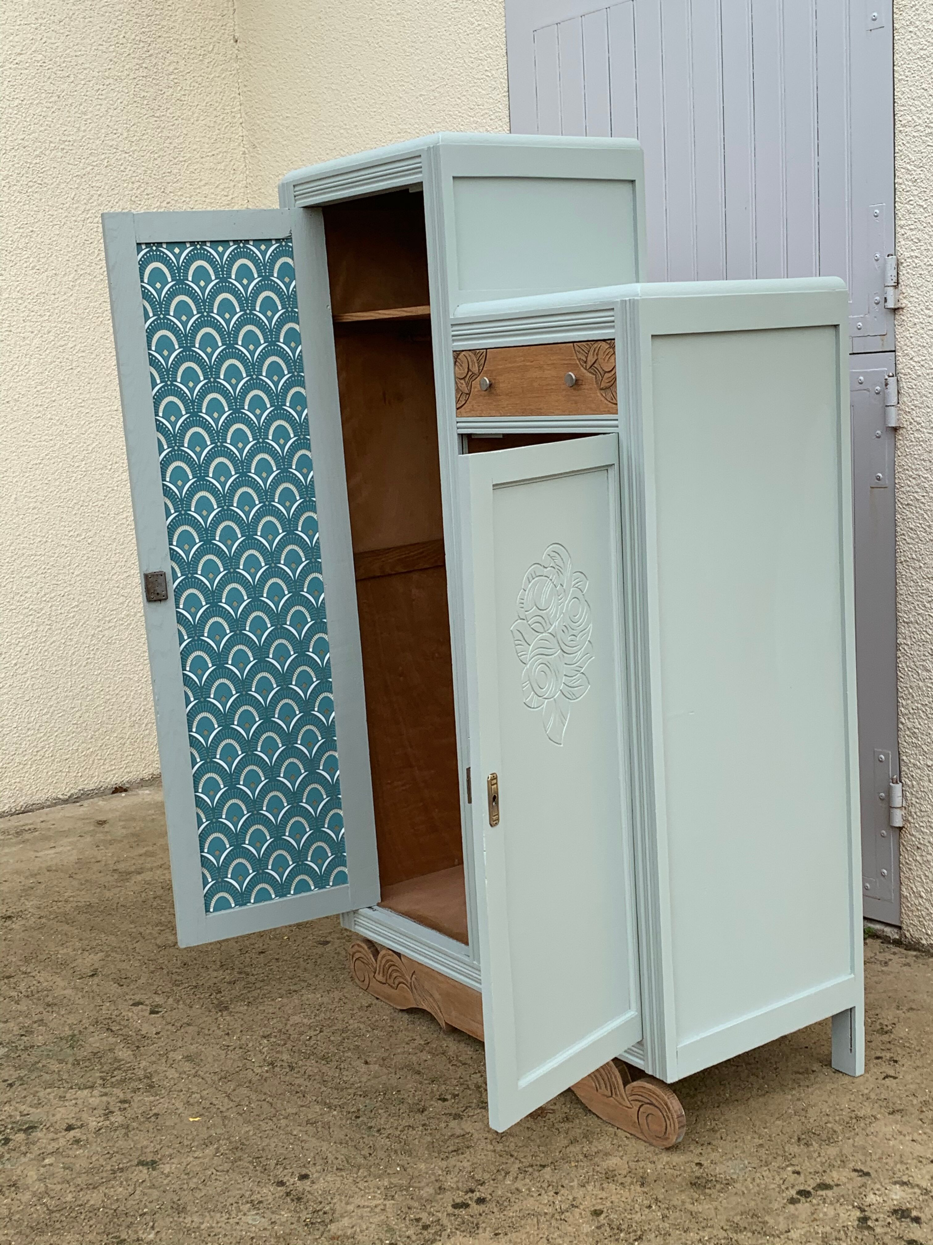 1930 asymmetrical Parisian wardrobe