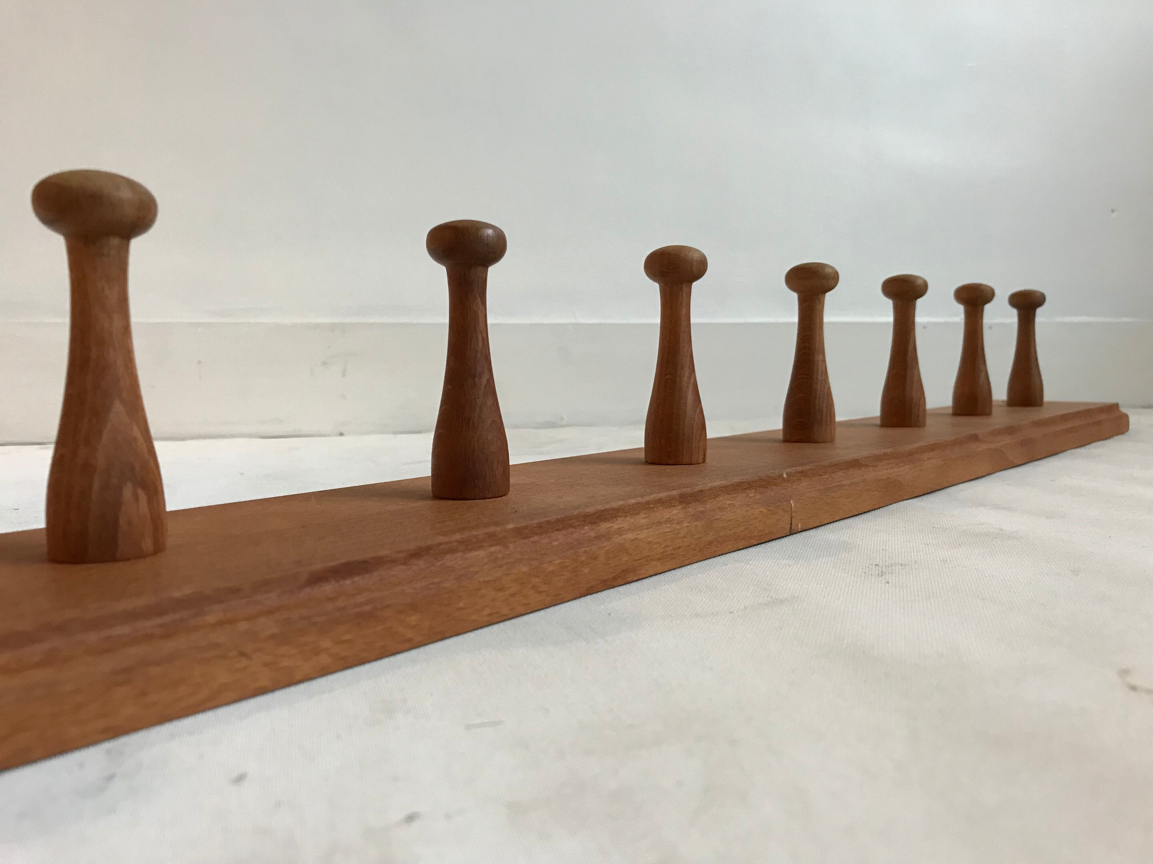 Coat rack in wood
