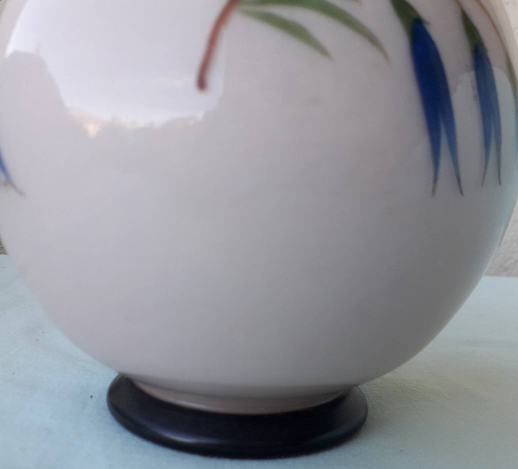 Lamp base in pink opaline