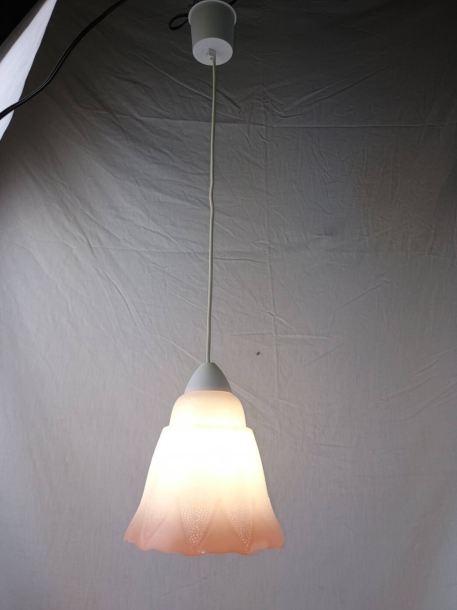 Mid-century white and pink glass suspension light, French vintage from the 1950s to 1960s.