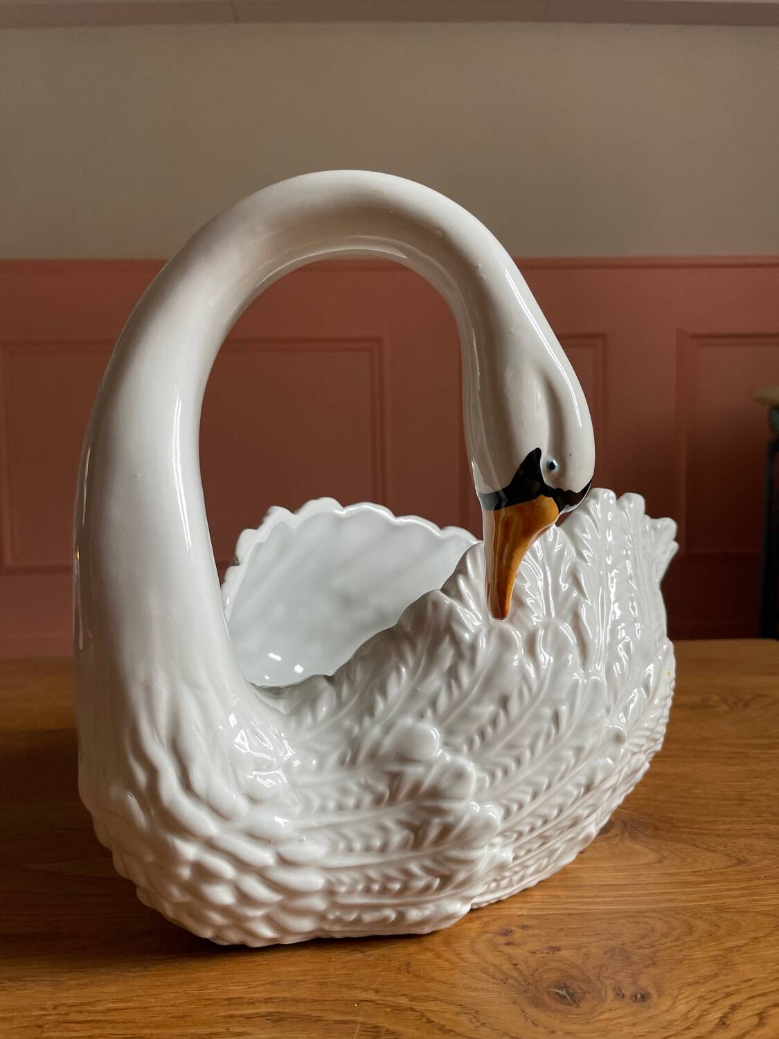 Swan plant pot