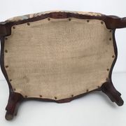 Repose-pied en bois rembourré vintage style Louis IV