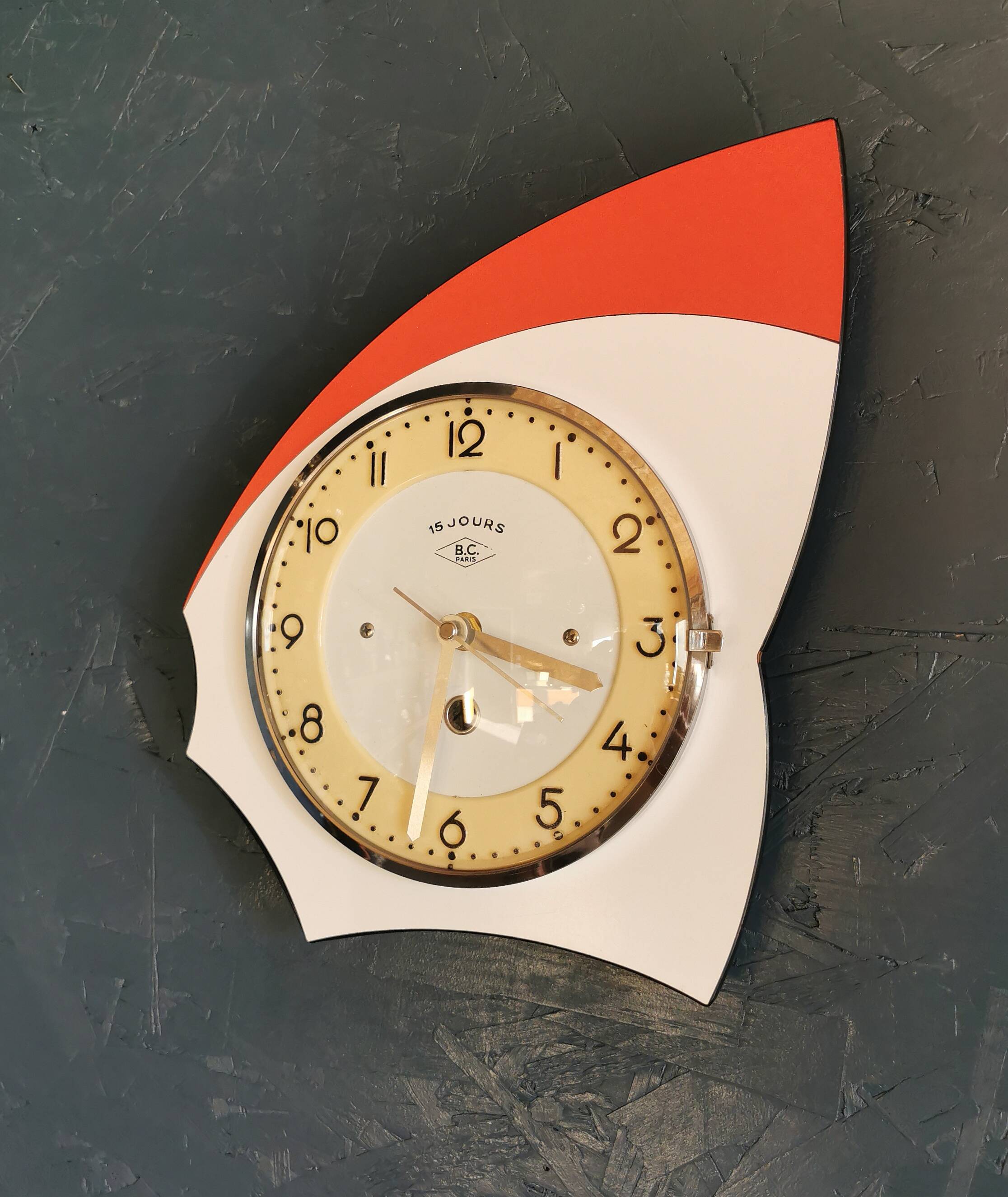 Vintage formica clock silent asymmetrical wall pendulum "BC Paris white red"