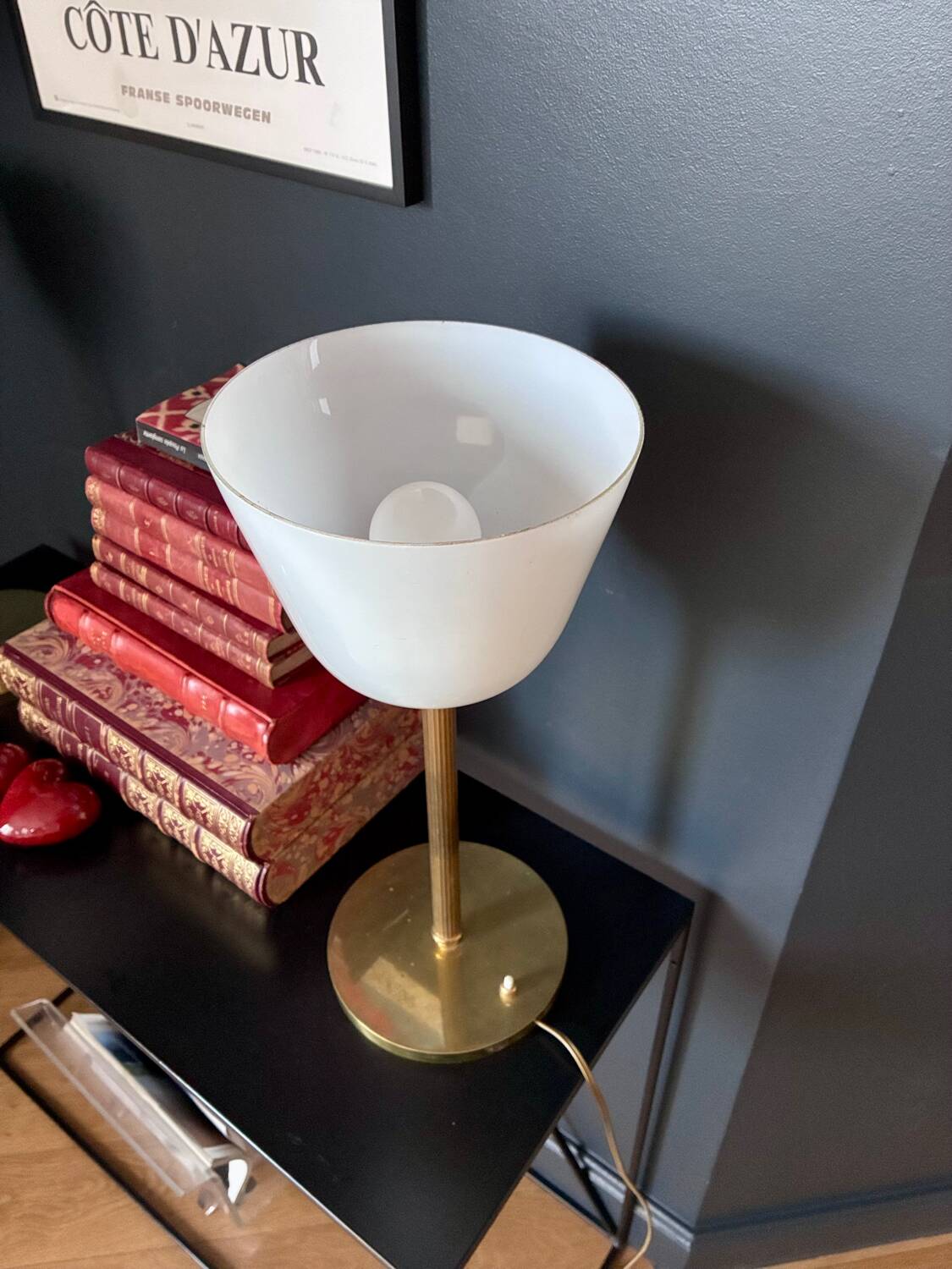 Pair of "Senator" lamps in brass and opaline.