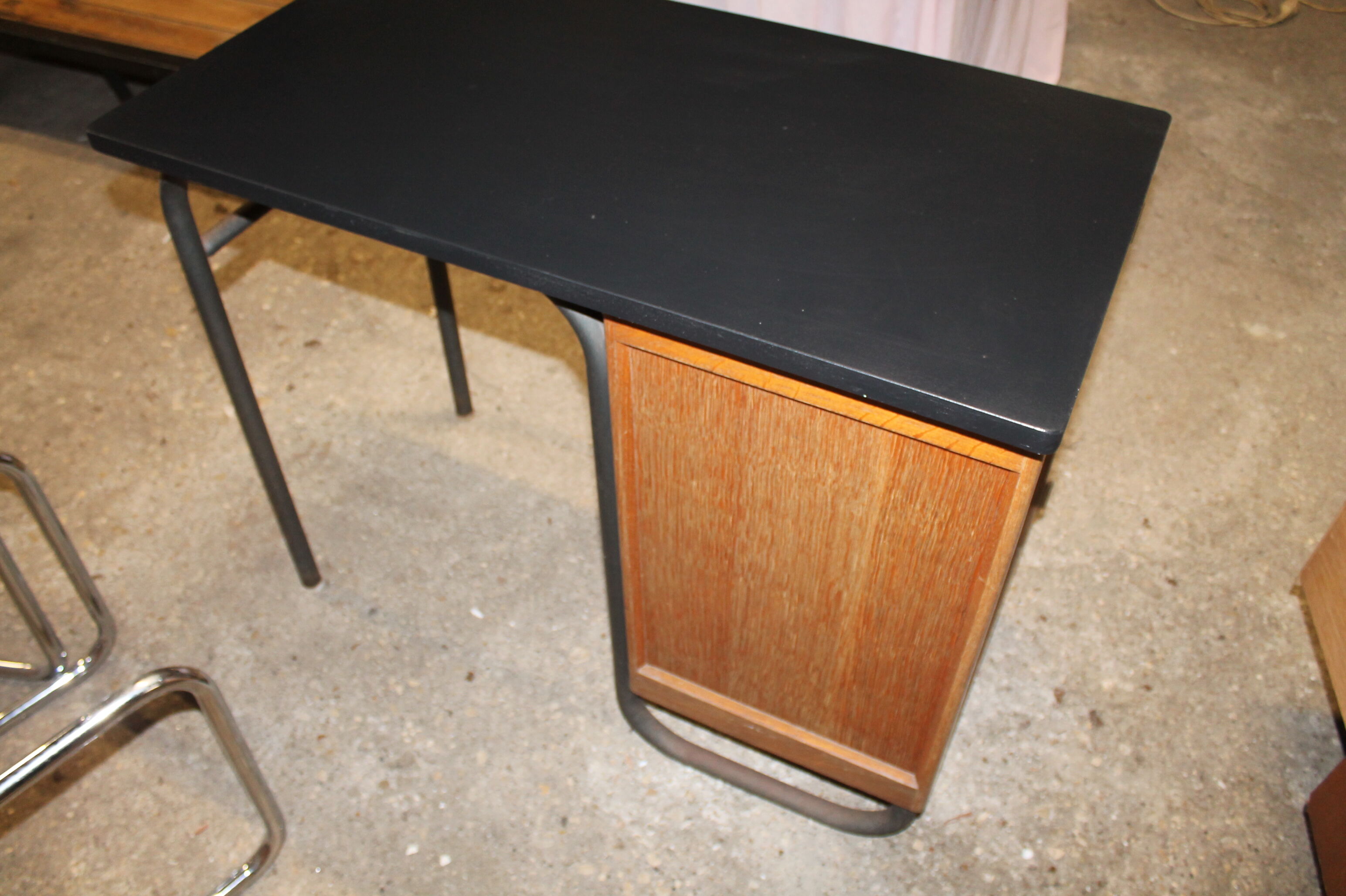 Bureau tubulaire années 50
