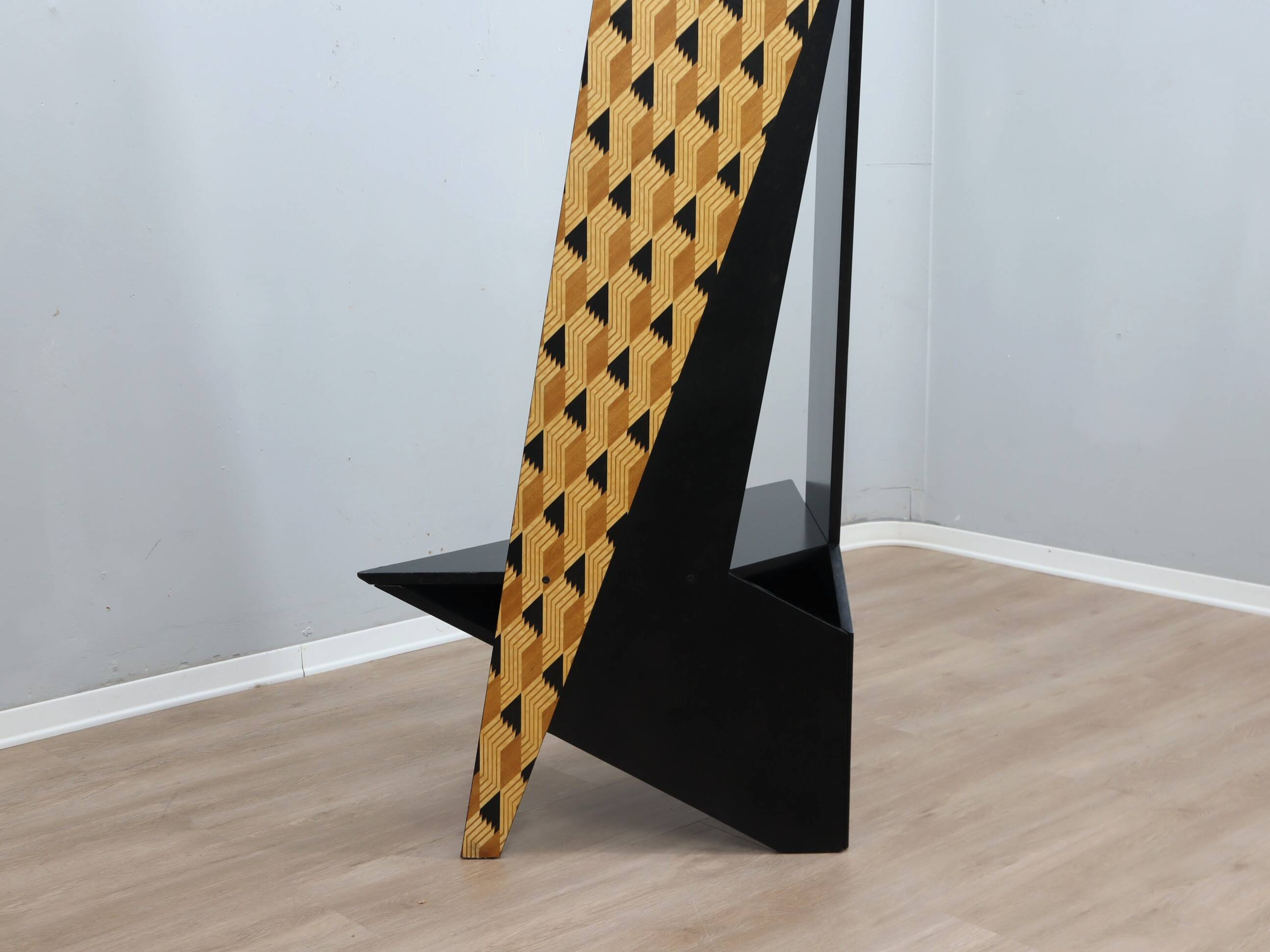 Postmodern High-Back chair Studio Alchimia & Memphis style 1980s