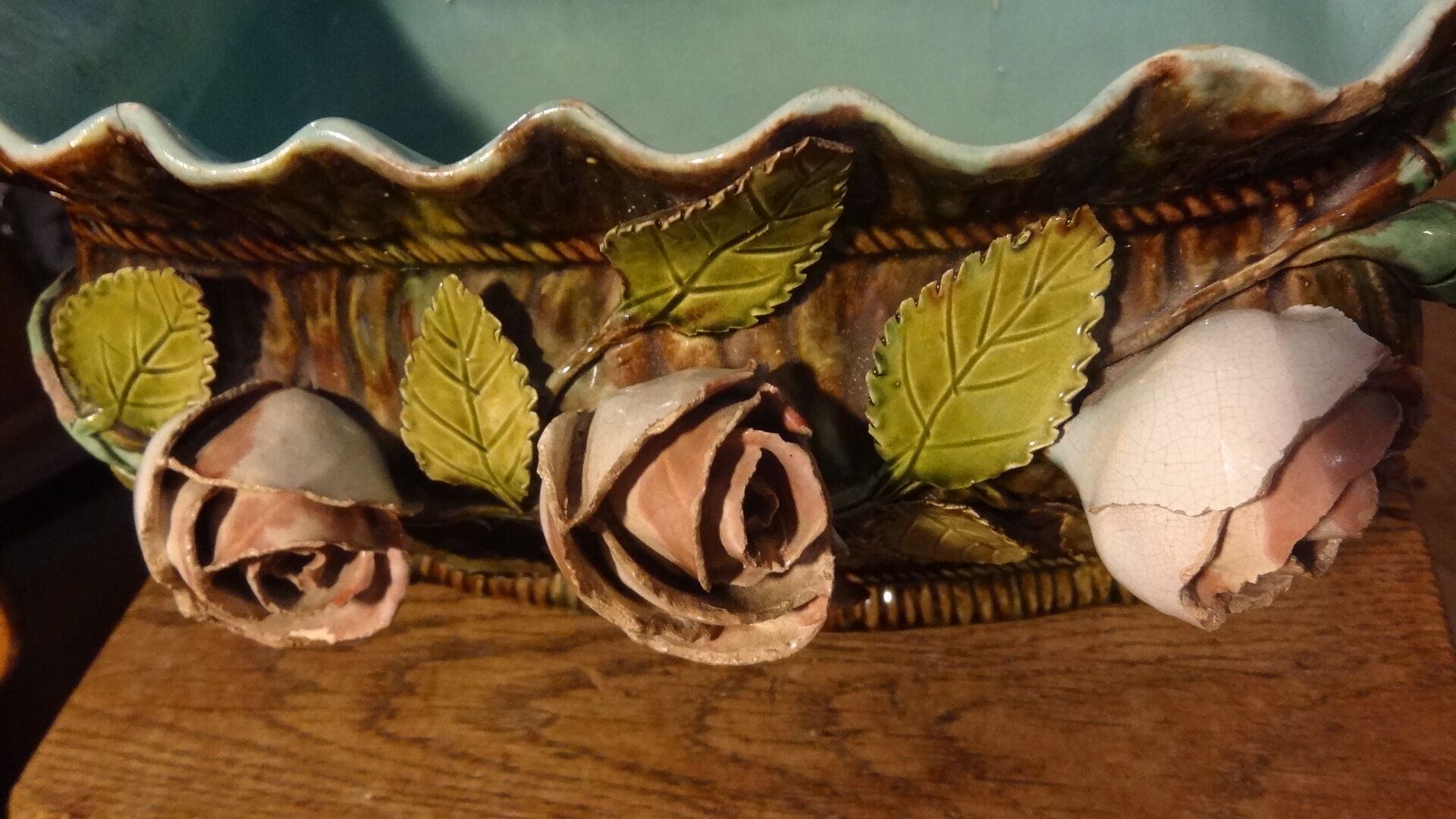 Pot cover pattern flowers in volume slip