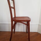 Curved wooden bistro chair