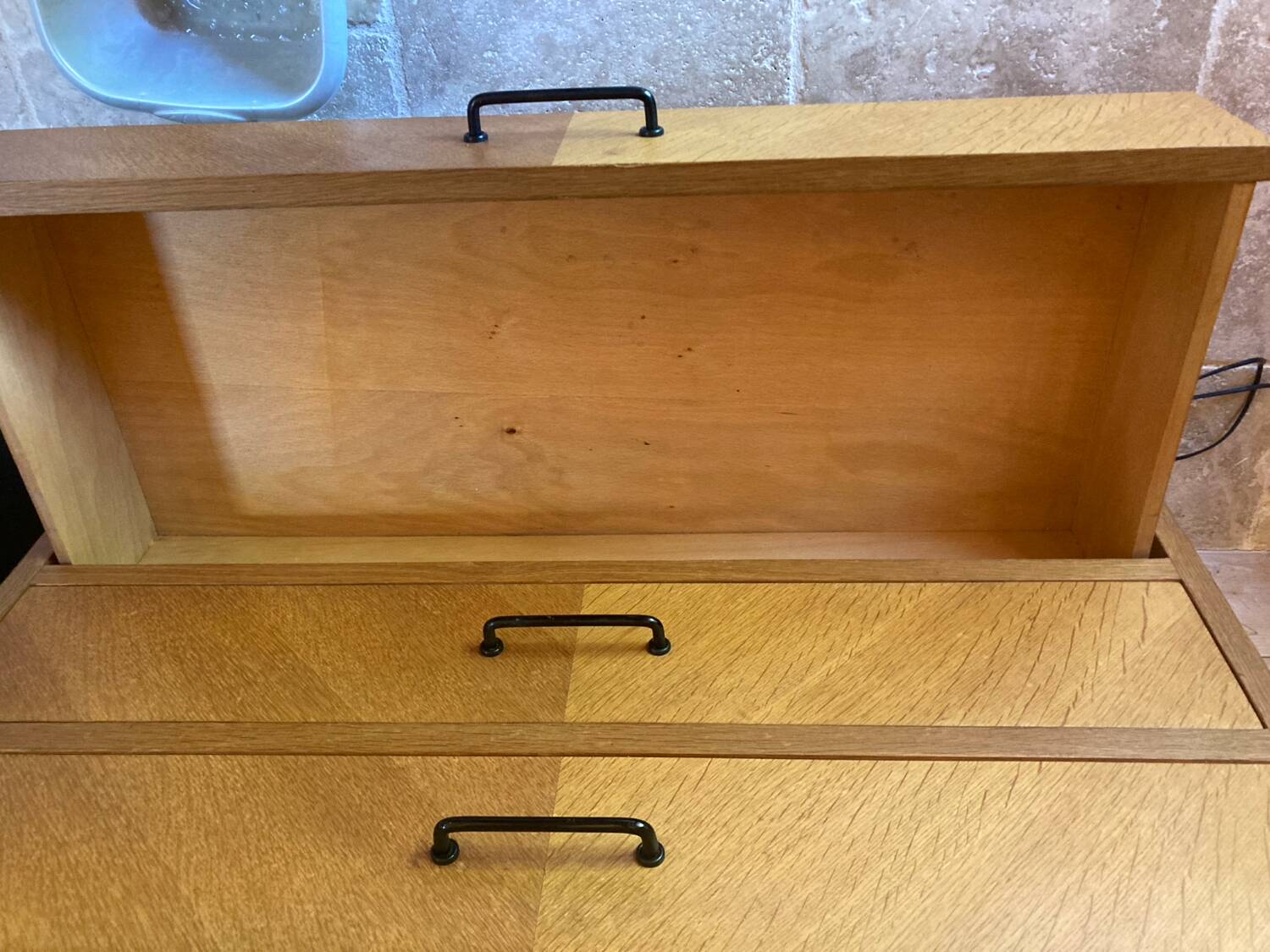 50/60 chest of drawers