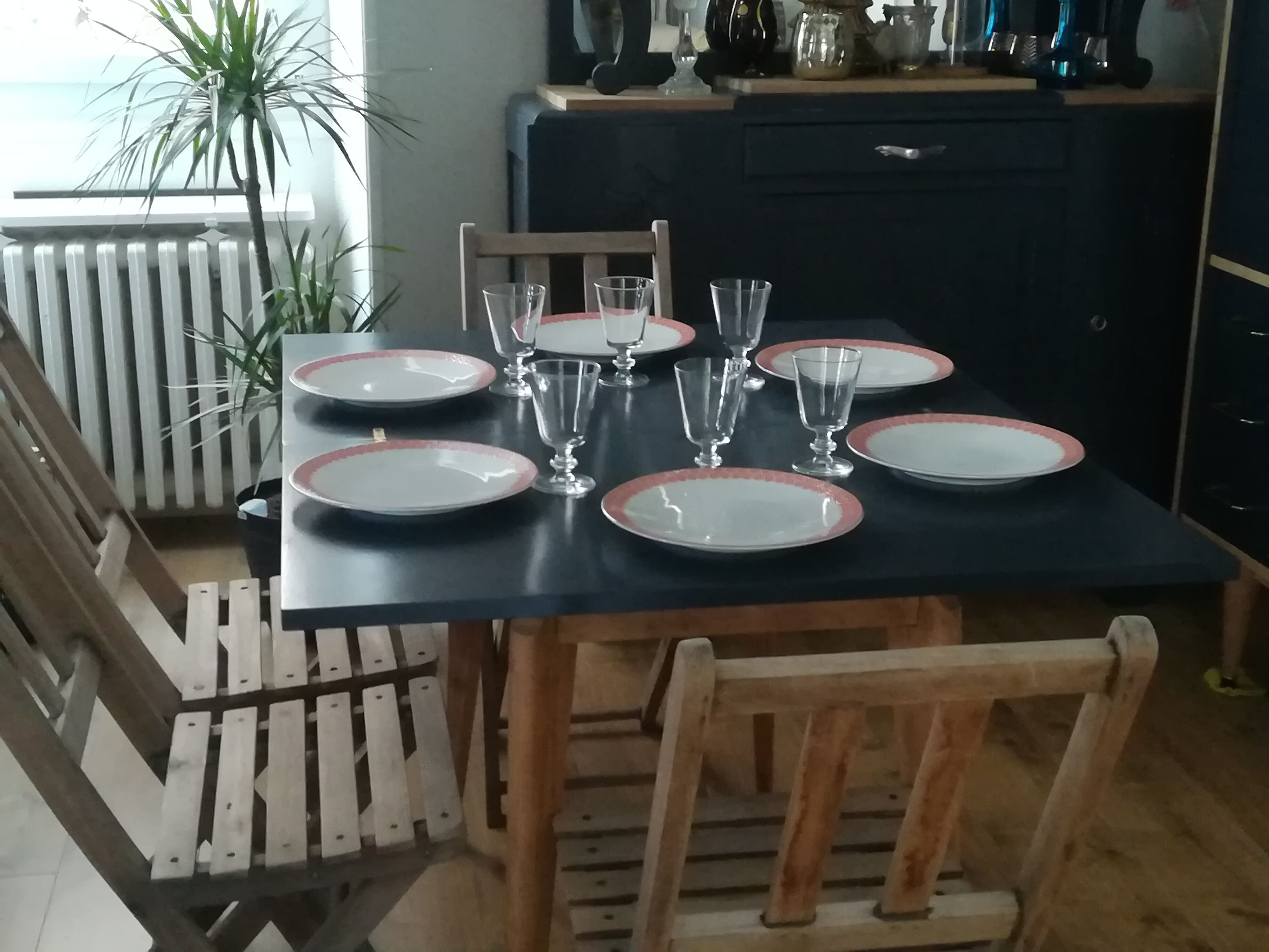 Vintage wallet table