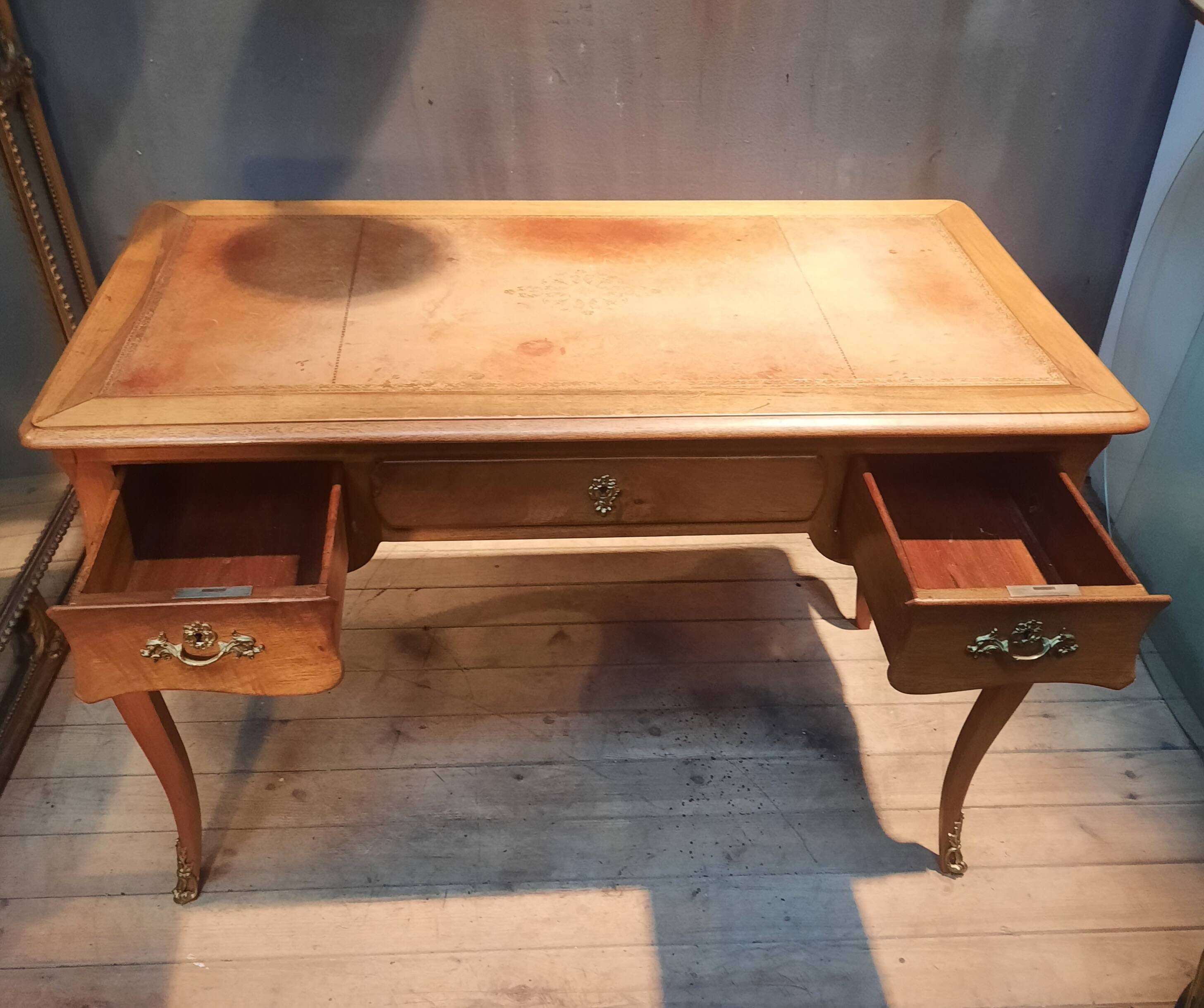 Flat desk in solid cherry wood, Louis XV style.