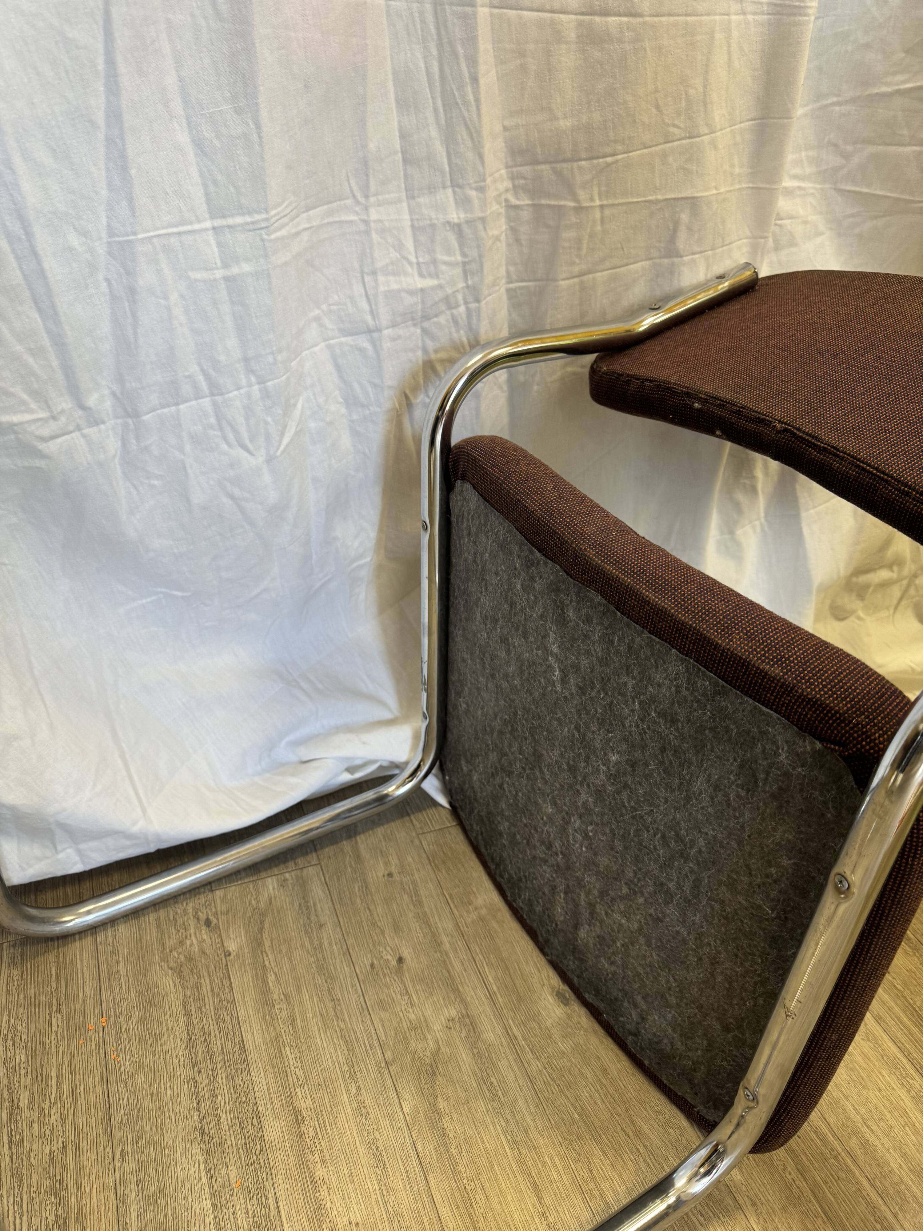 Chaise tubulaire 70s