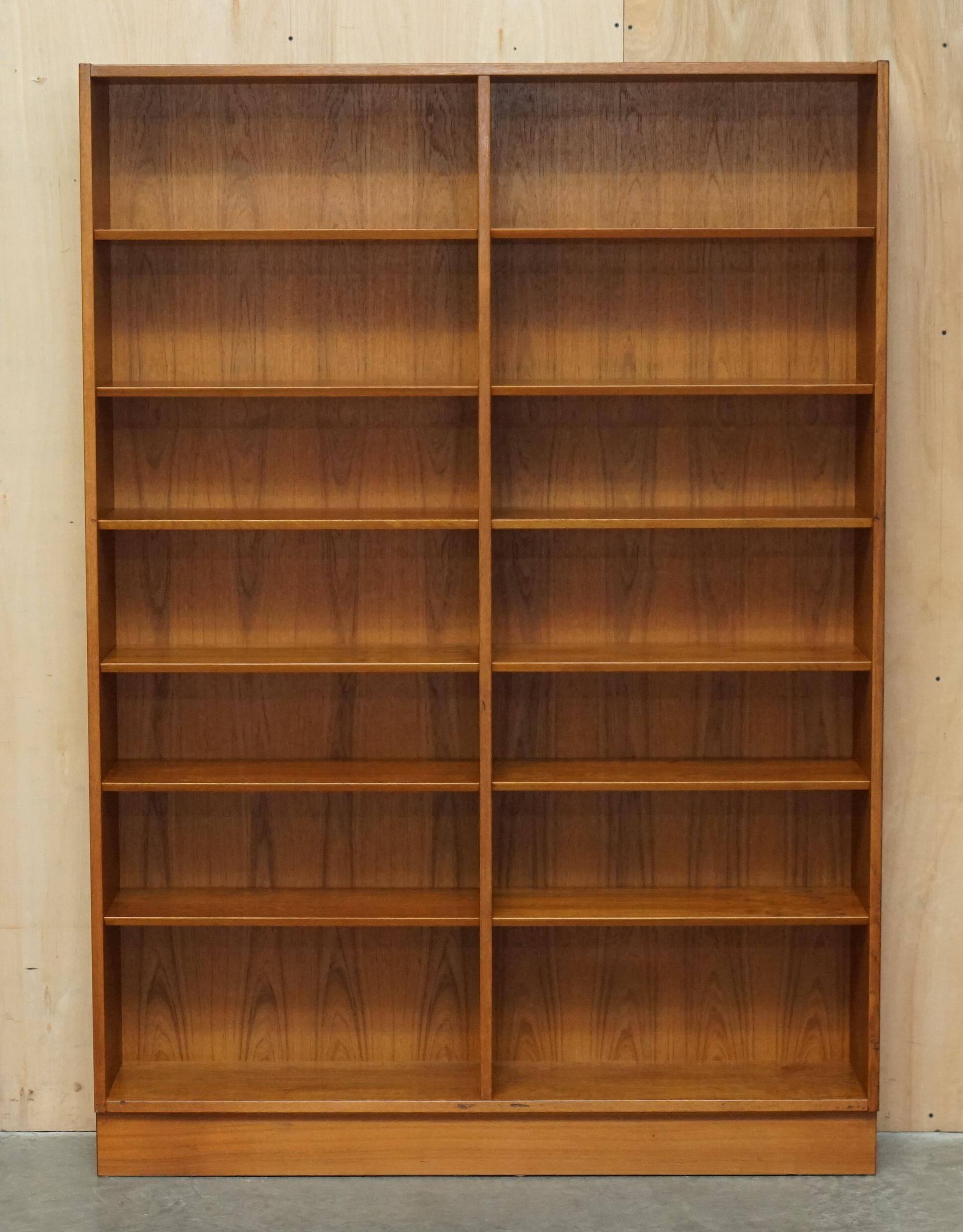 Pair of large open bookshelves Poul Hundevad Mid Century Modern in teak