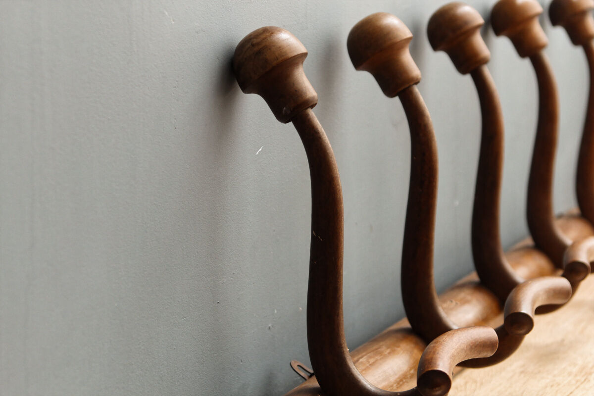 Wall-mounted coat rack, curved wood