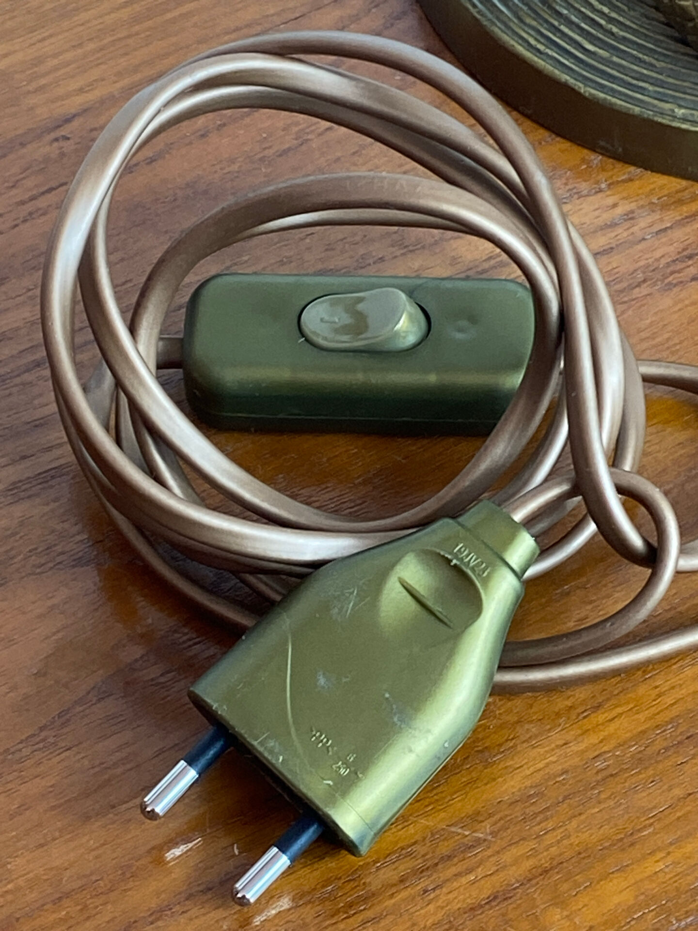 Lampe cobra en bronze 