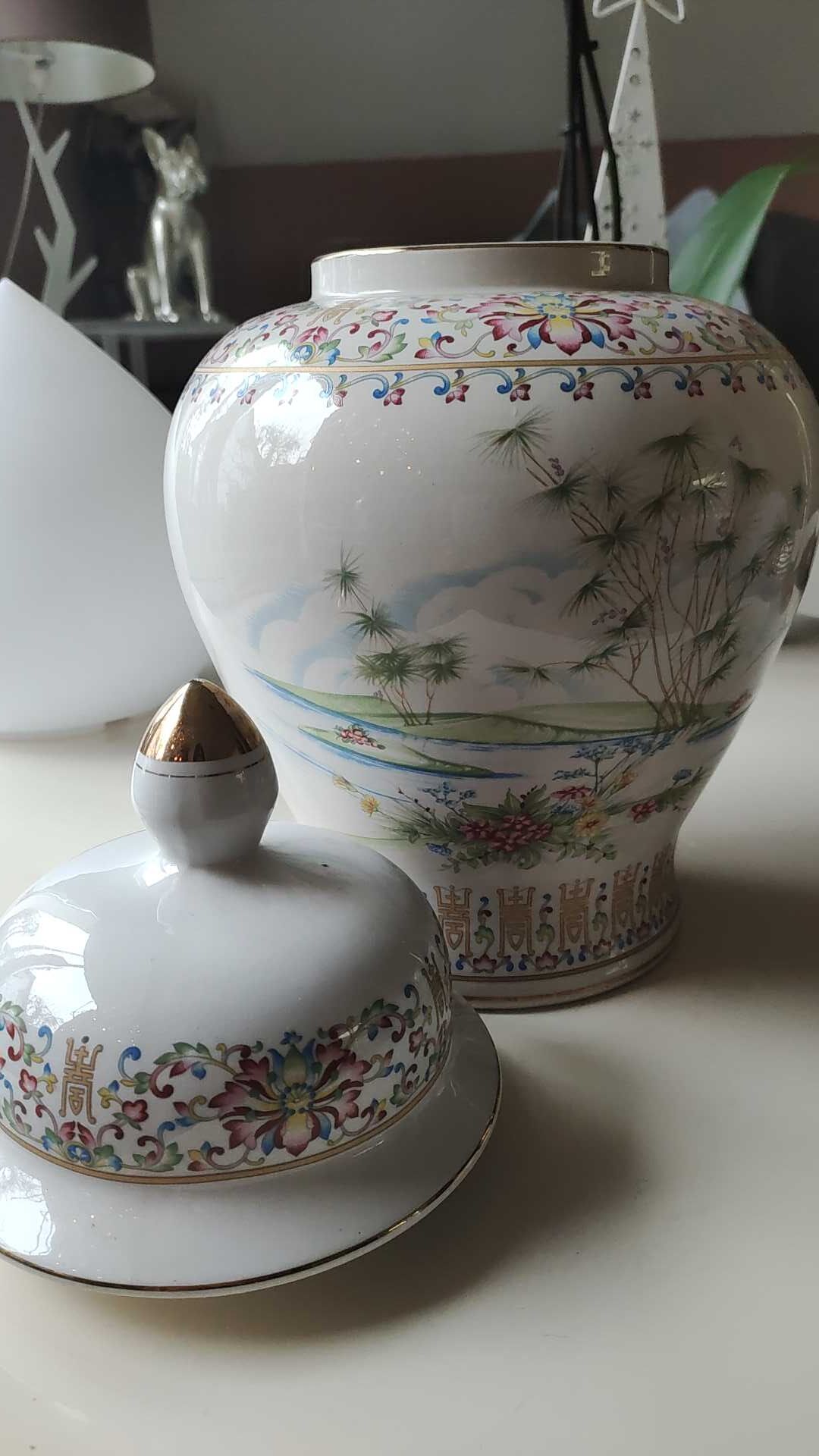 Vase with handcrafted Asian style porcelain lid