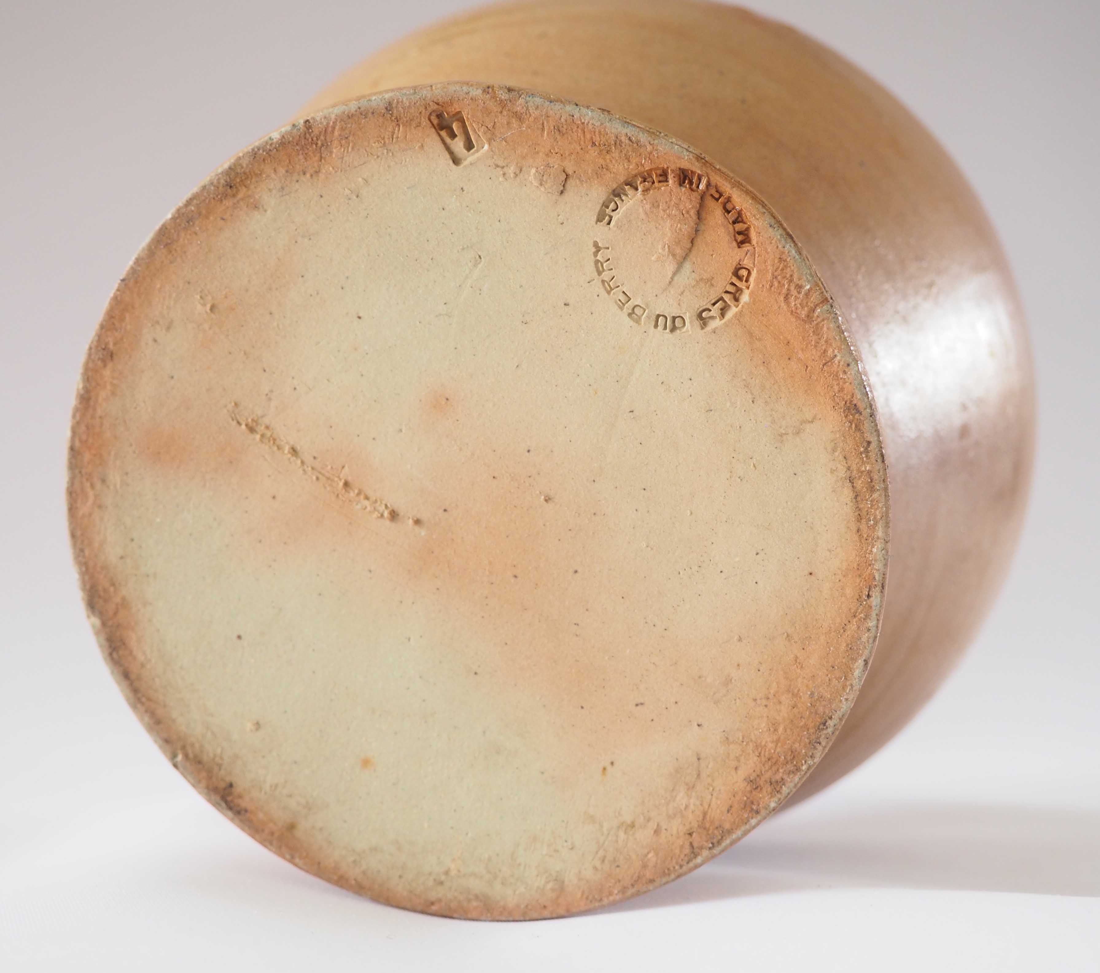 Pitcher in Berry sandstone