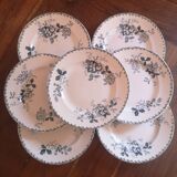 Lot de 7 assiettes plates.