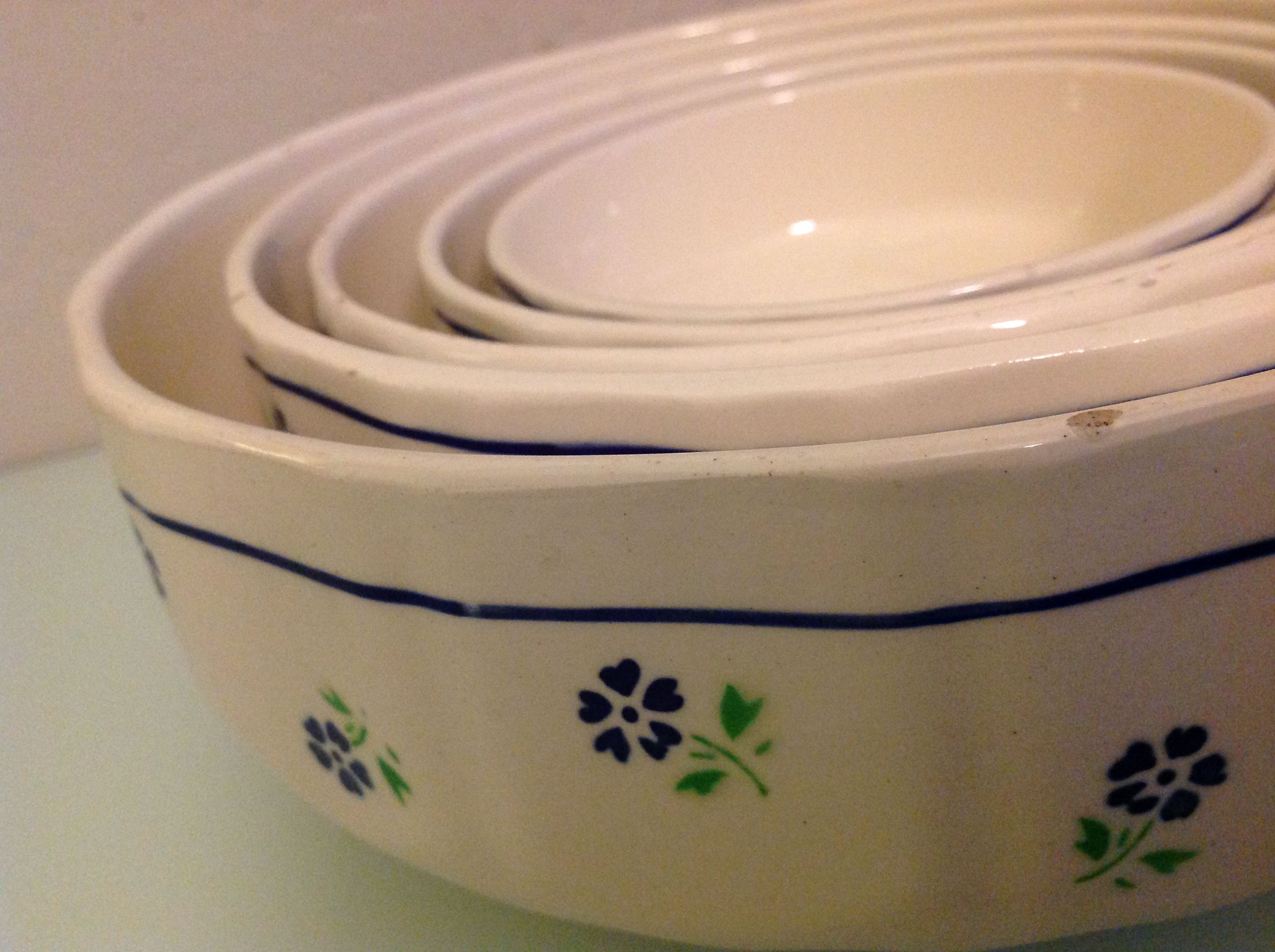 Suite of five salad bowls decor Claudius des faienceries de Badonviller, 50/60