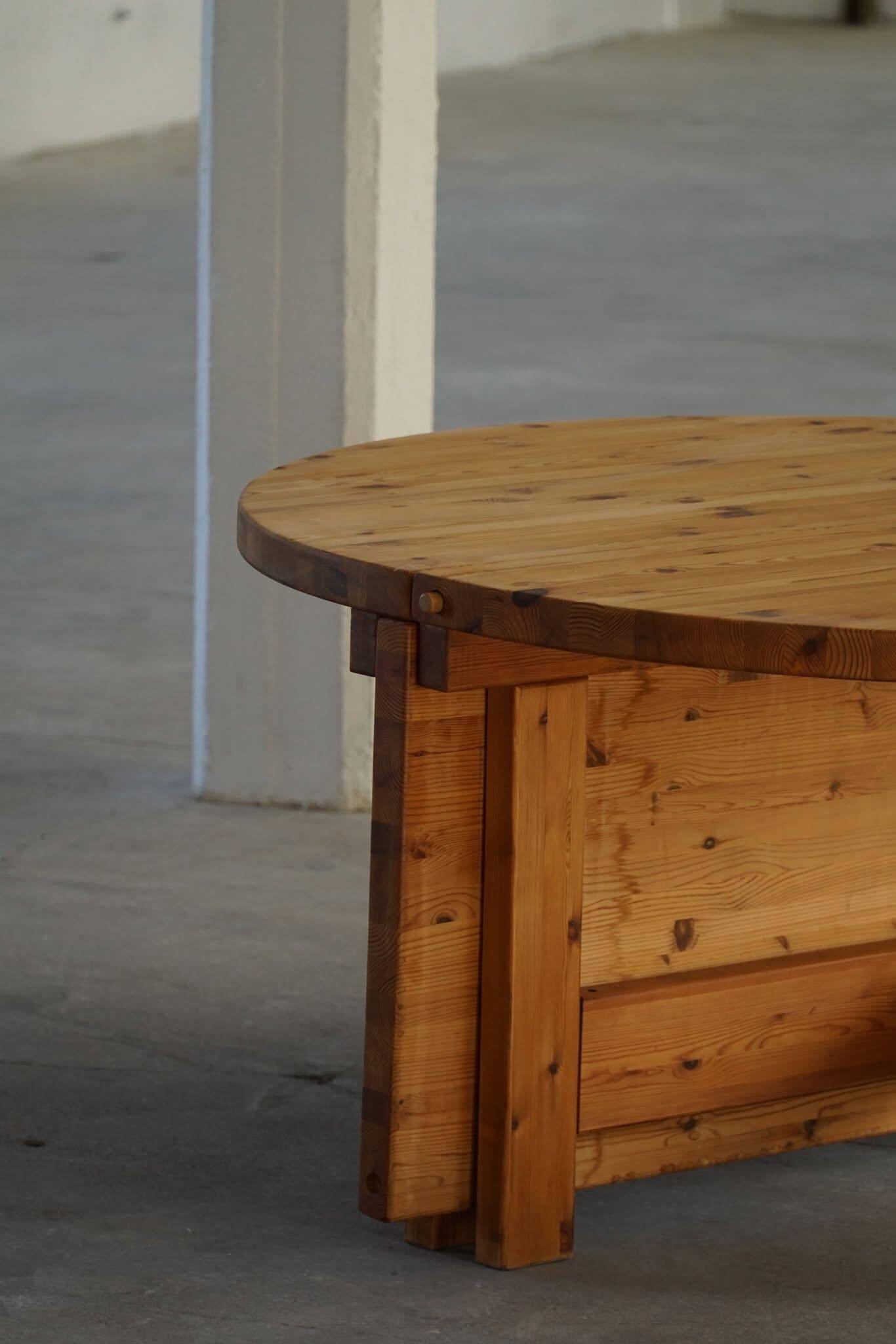Large Danish mid-century modern dining table in pine, Tage Poulsen, 1970s.