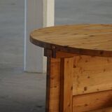 Large Danish mid-century modern dining table in pine, Tage Poulsen, 1970s.