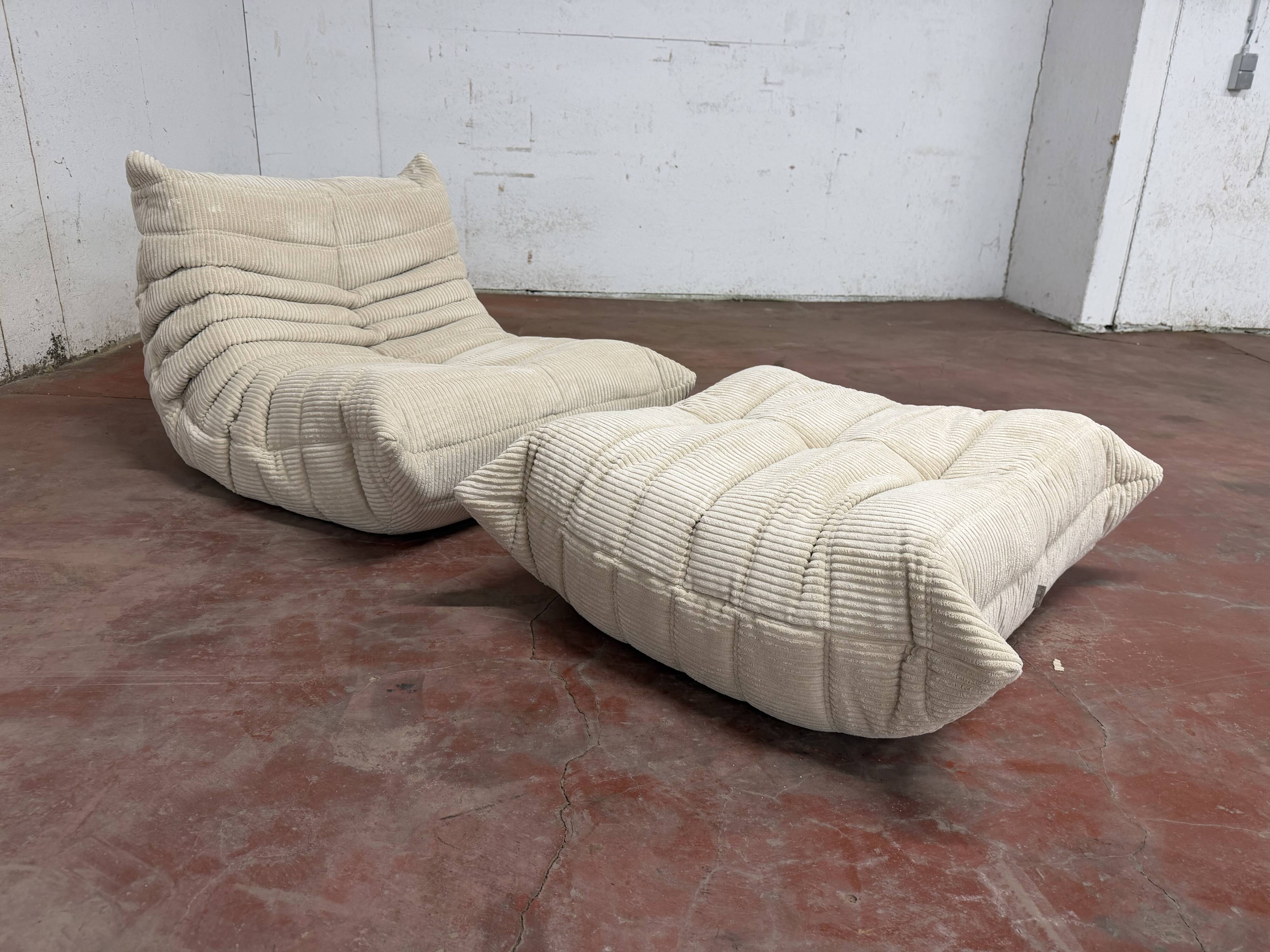 Ligne Roset Togo 2x 1-seater with 1x ottoman in beige corduroy in 10/10 condition!!