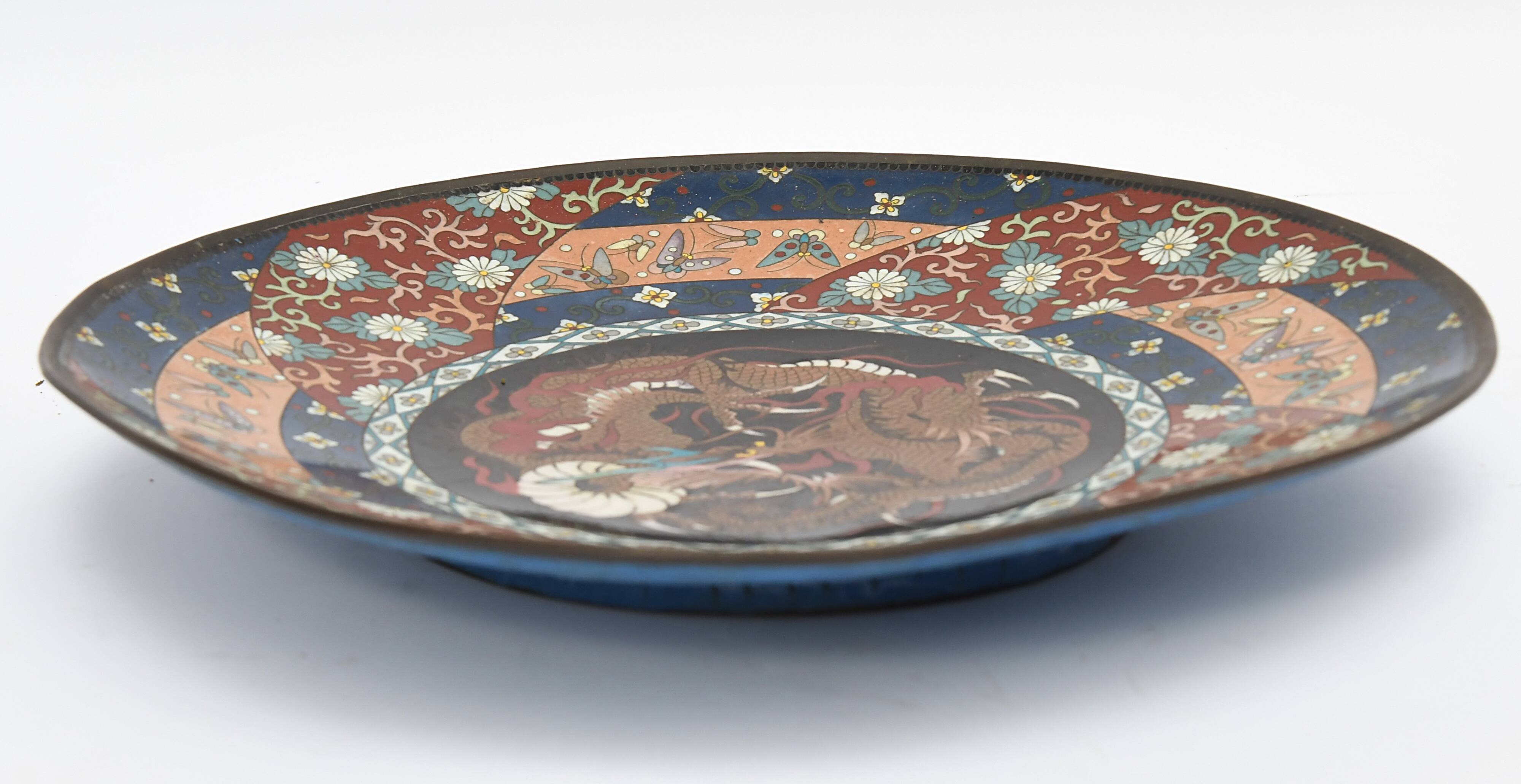 Cloisonné enamel dish decorated with a dragon in the center