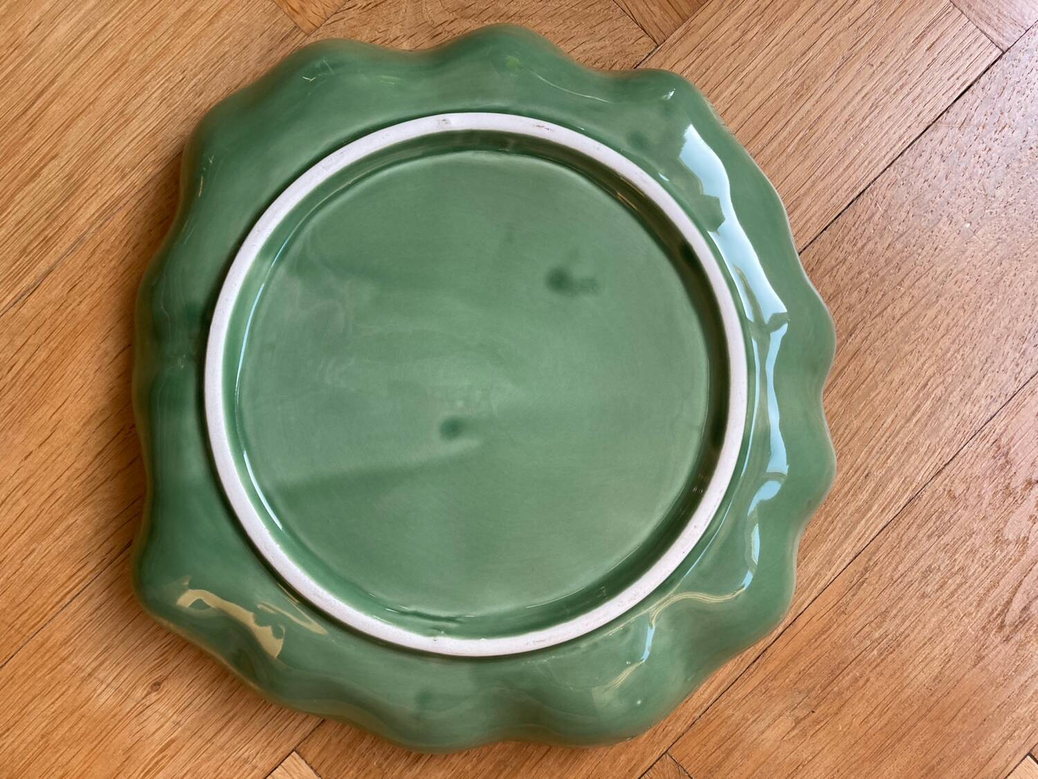 Cabbage leaf dessert plates