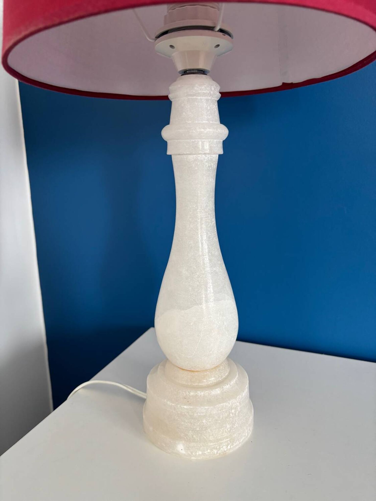 Lampe blanche en albâtre - lampe de table vintage en albâtre blanc et rouge