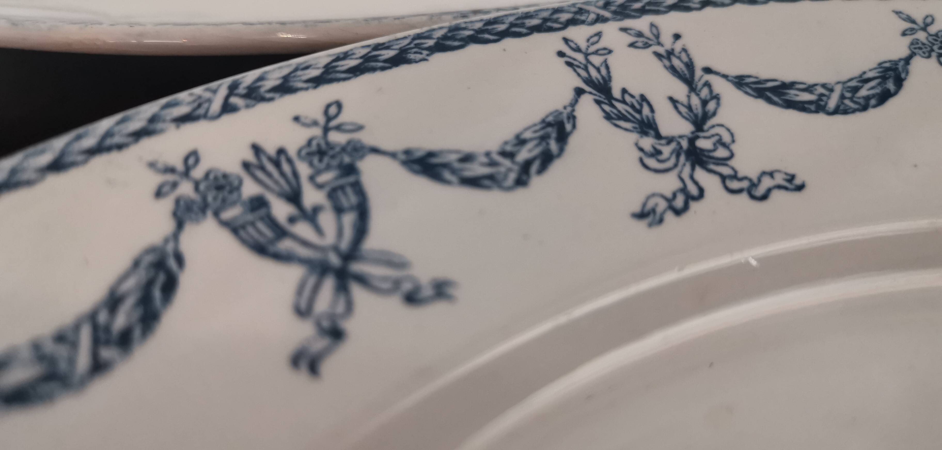 Set of 7 iron earth flat plates u&c sarreguemines and digoin