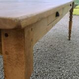 Table de drapier en chêne massif doré 230x73cm deux tiroirs