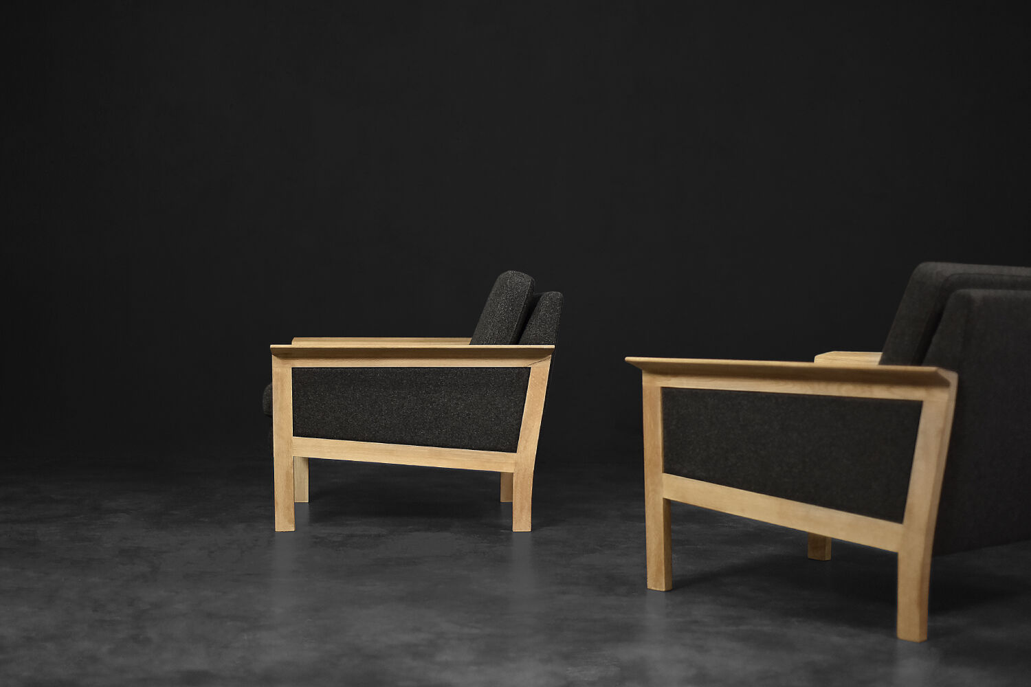 2 vintage oak and felt Danish chaise longues from the mid-century, 1960s.